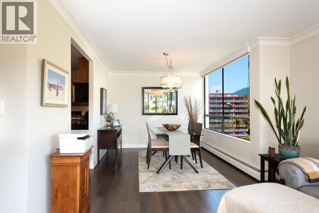 802 1412 ESQUIMALT AVENUE, West Vancouver