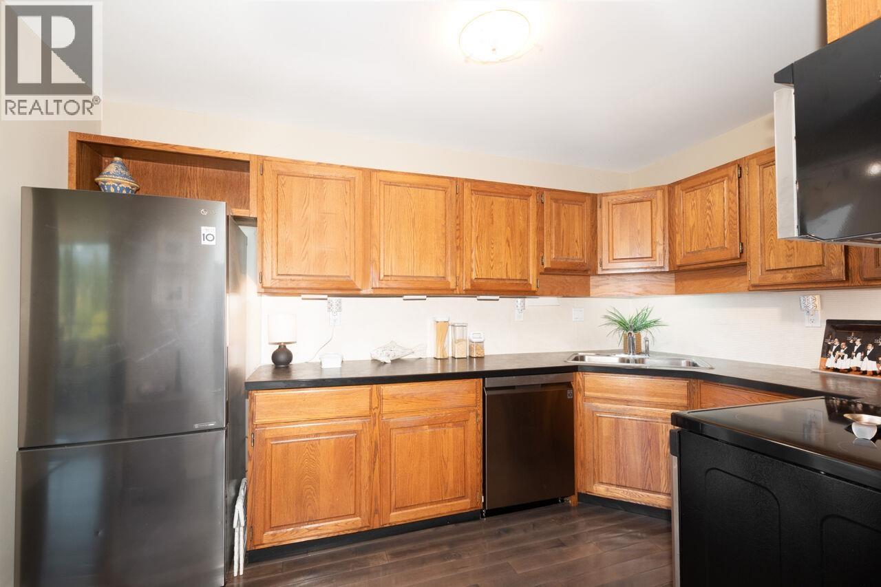 802 1412 ESQUIMALT AVENUE, West Vancouver