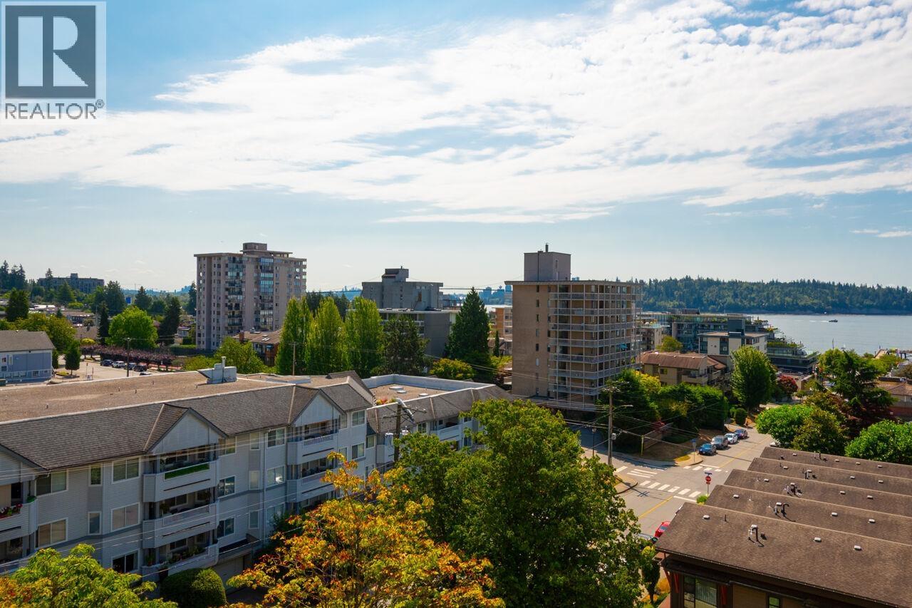 802 1412 ESQUIMALT AVENUE, West Vancouver