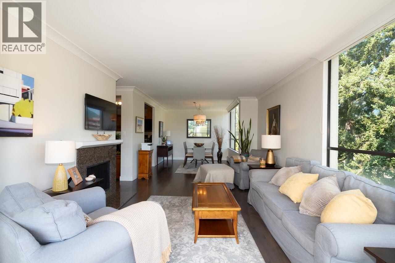 802 1412 ESQUIMALT AVENUE, West Vancouver