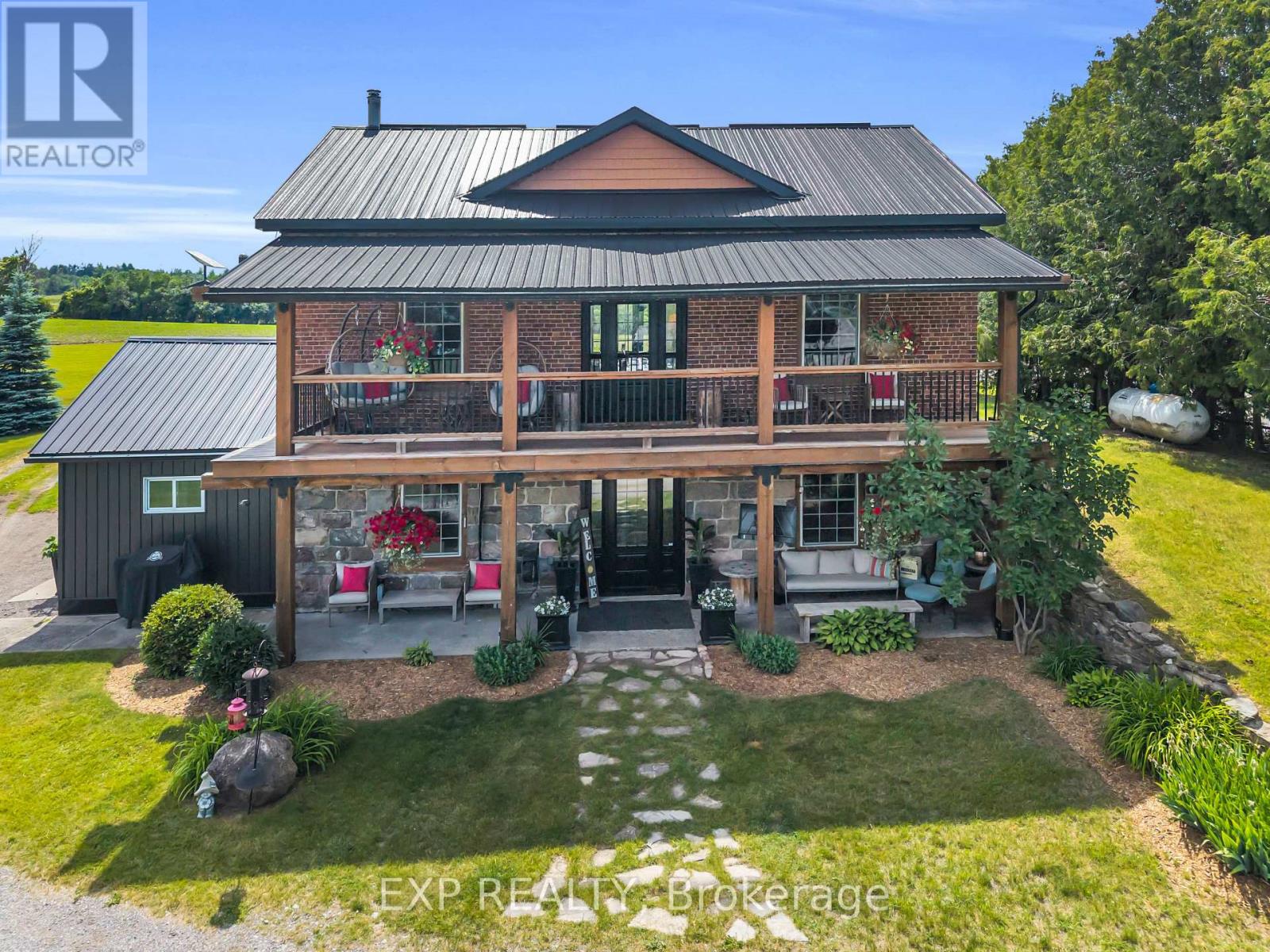 220 LAKERIDGE ROAD - 1