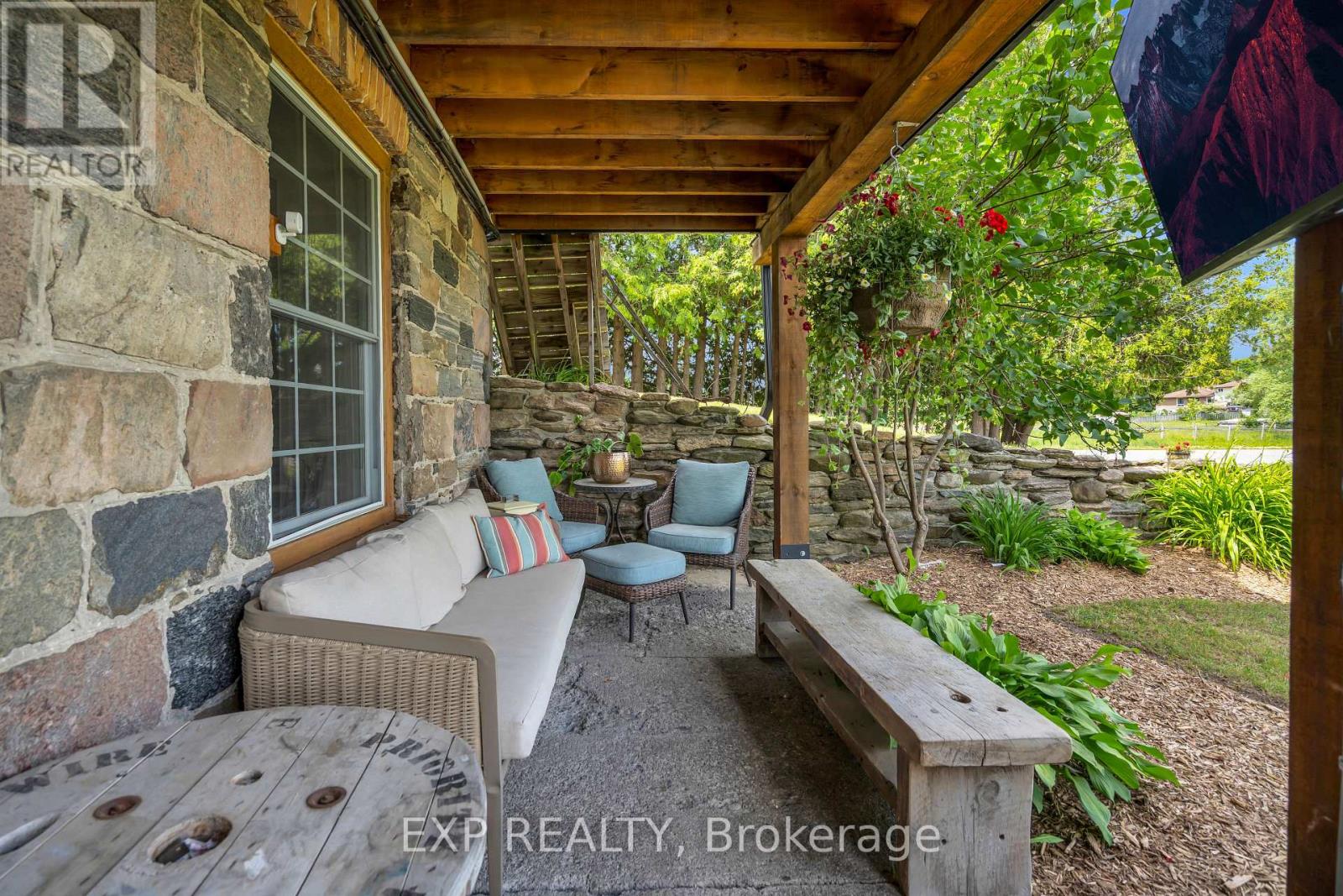 220 LAKERIDGE ROAD - 21