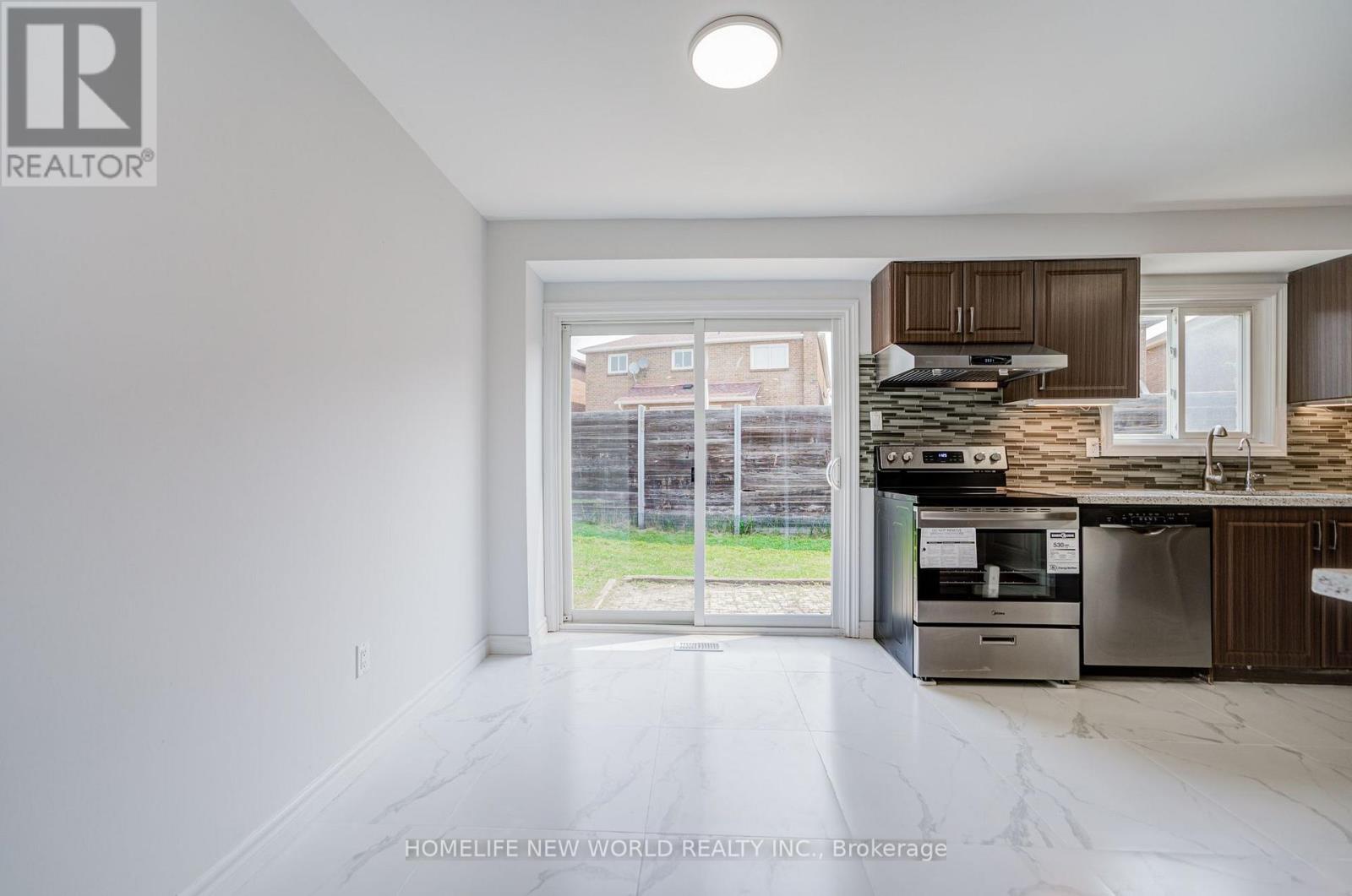 94 HORD CRESCENT - 23