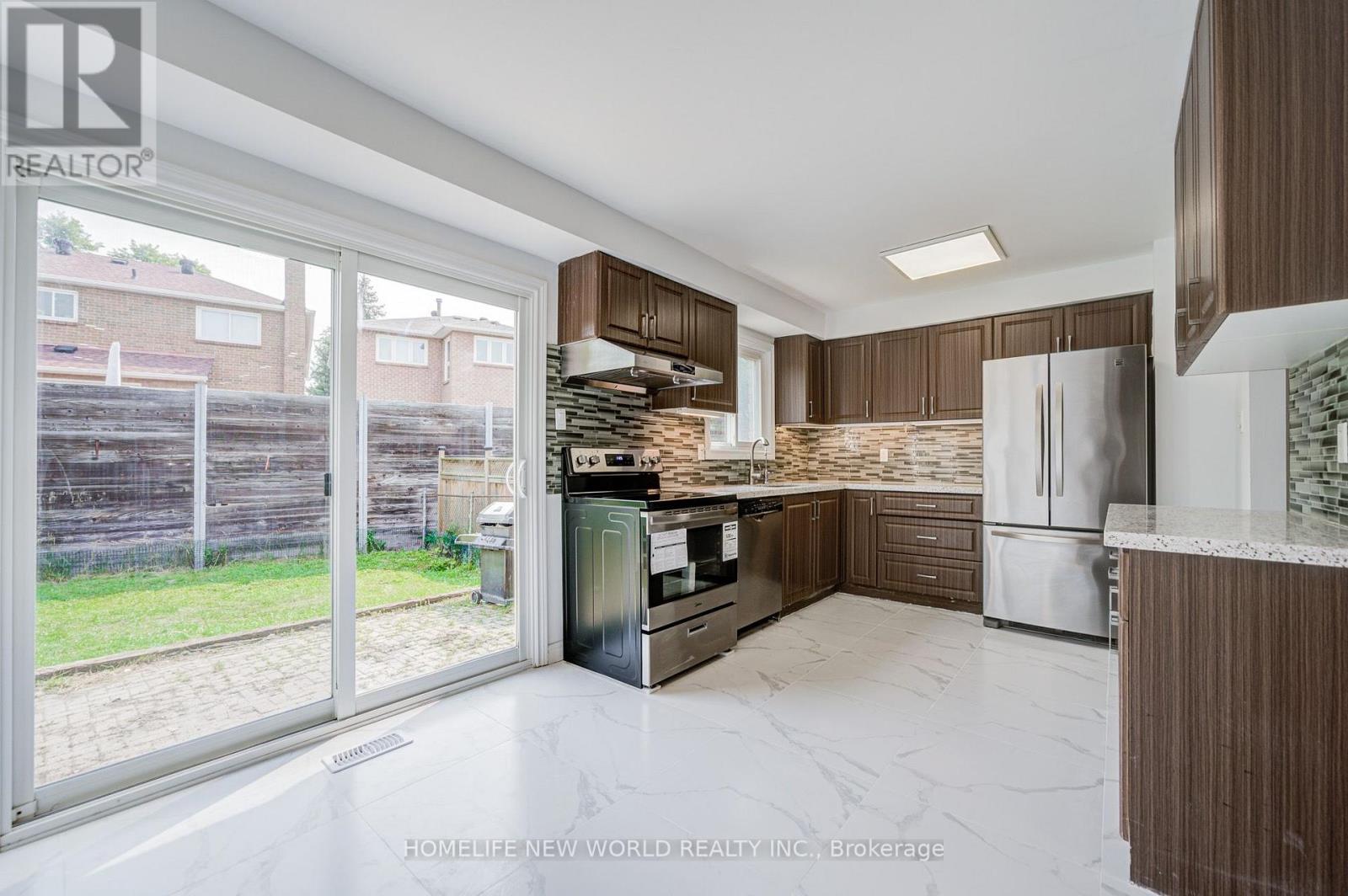 94 HORD CRESCENT - 24