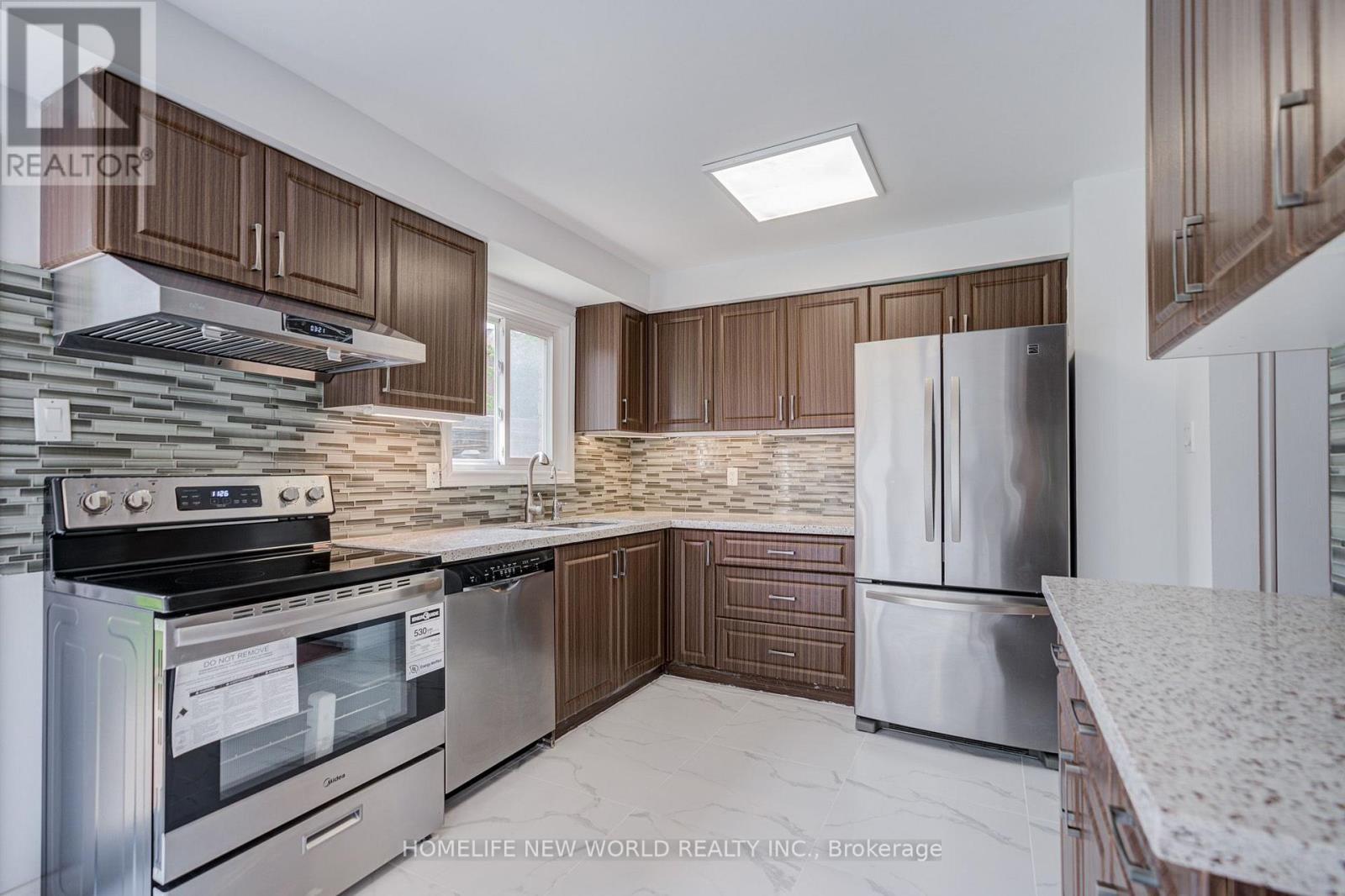 94 HORD CRESCENT - 26
