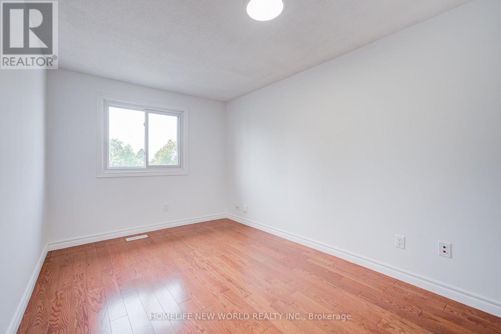 94 HORD CRESCENT - 40