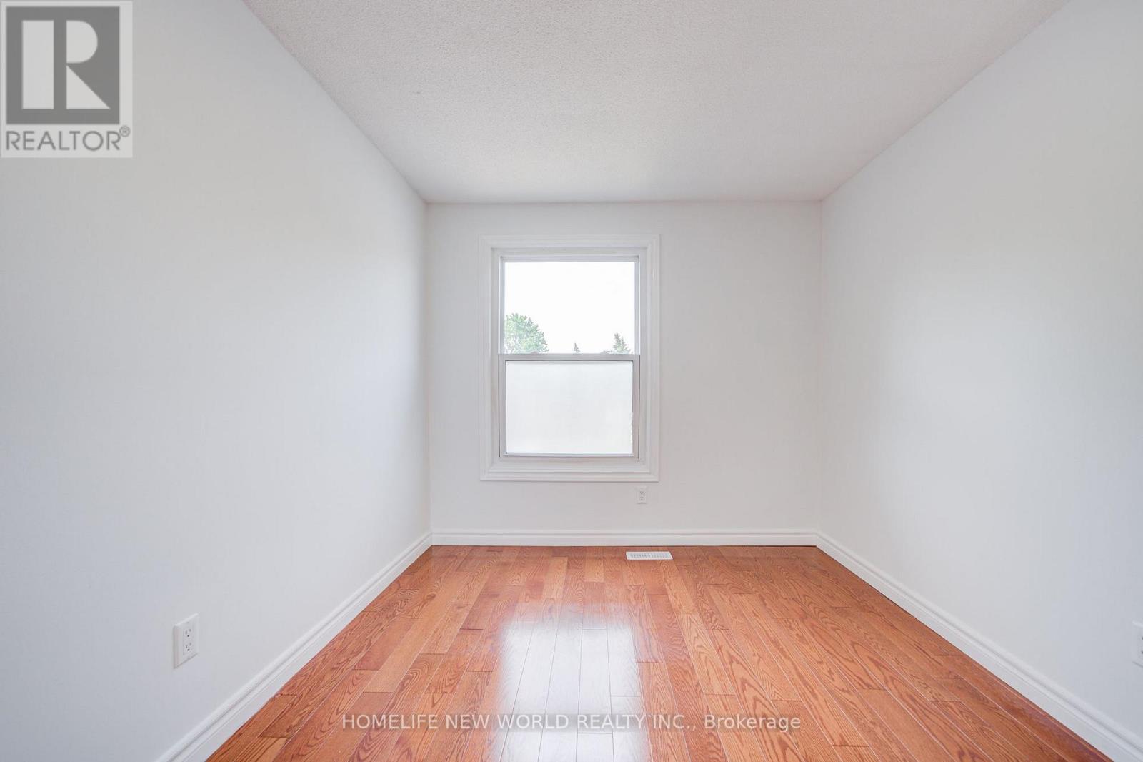 94 HORD CRESCENT - 44