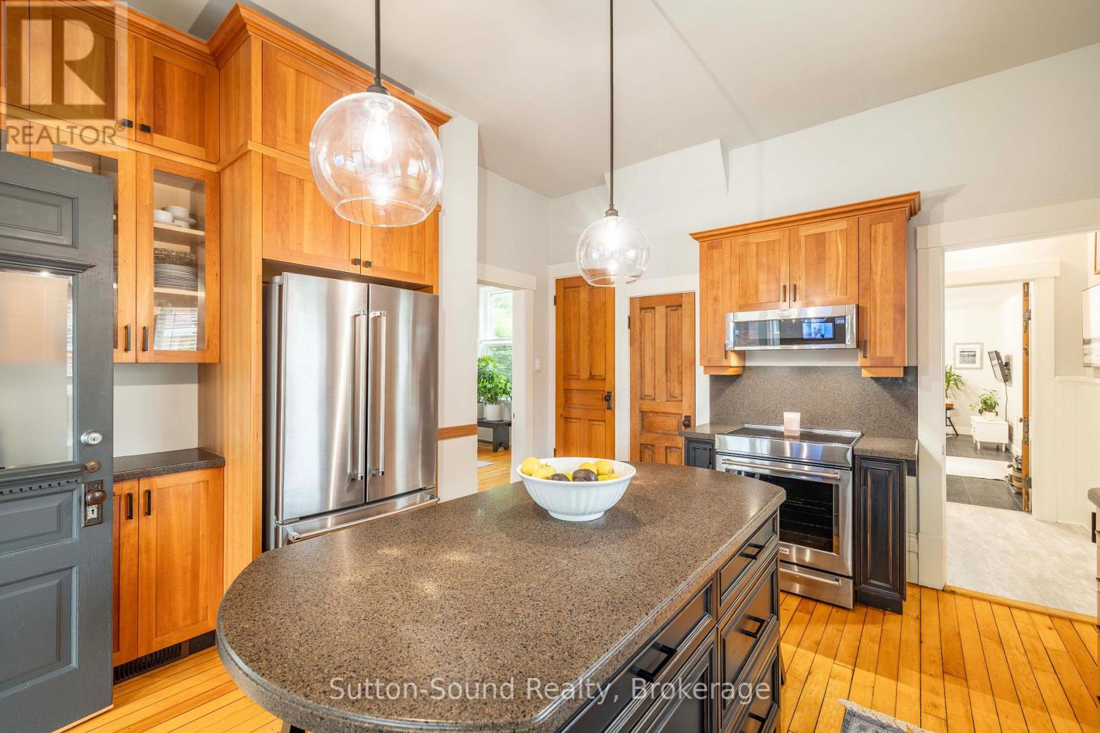 490 WATERLOO STREET - Image 14