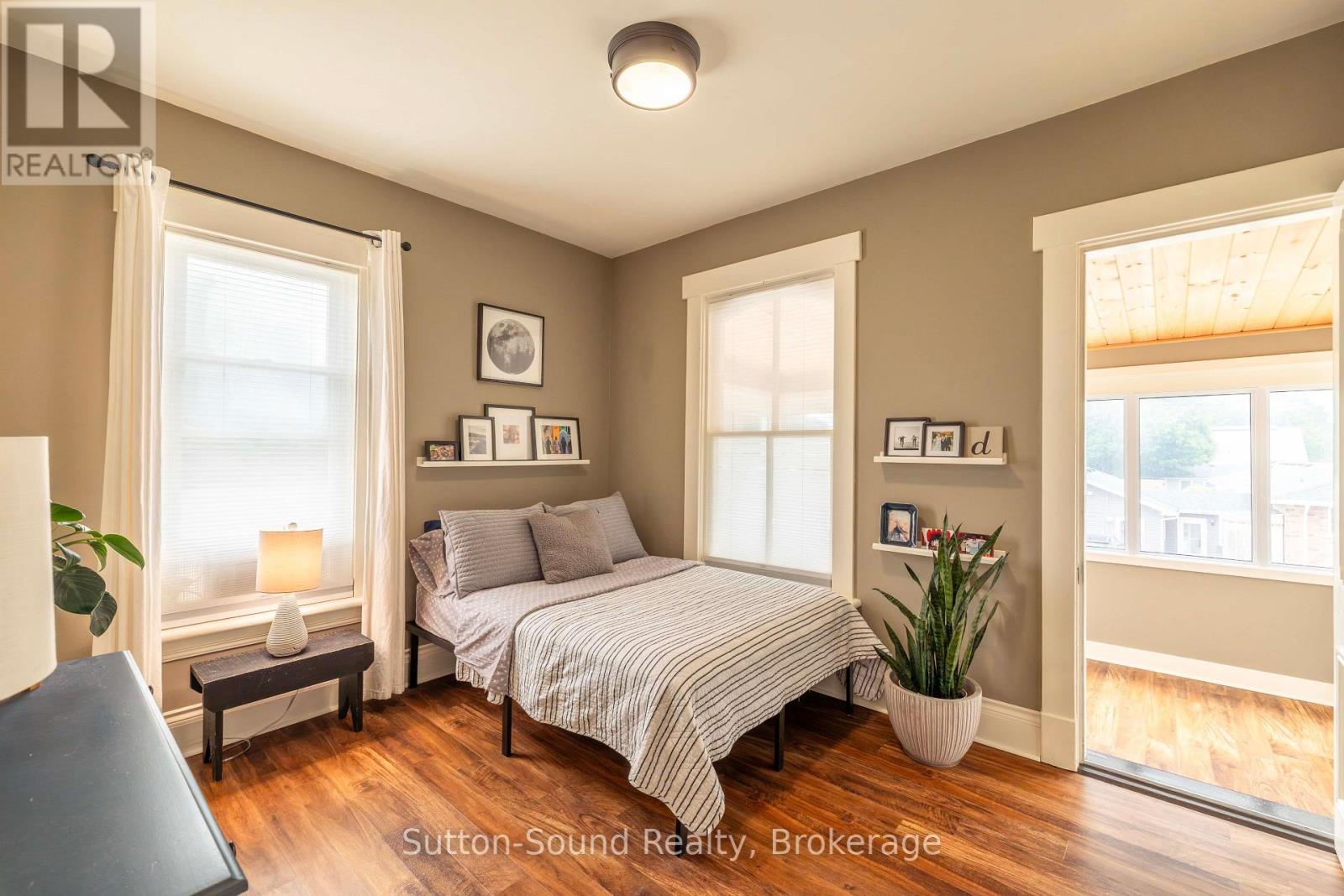 490 WATERLOO STREET - 19