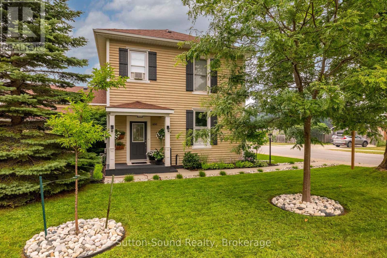 490 WATERLOO STREET - 2