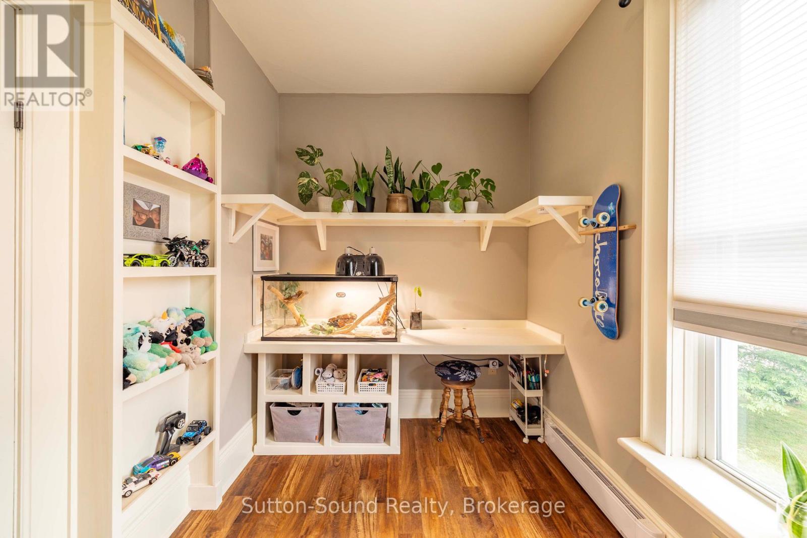 490 WATERLOO STREET - 26
