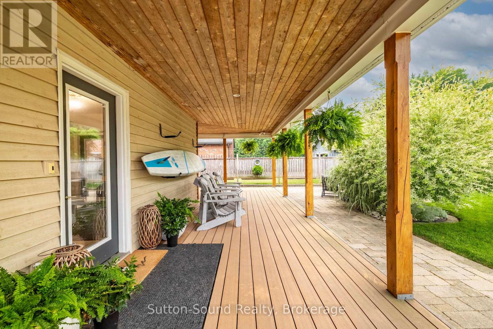 490 WATERLOO STREET - 38