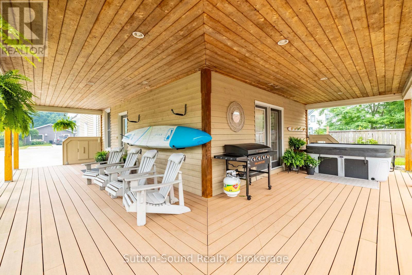 490 WATERLOO STREET - 39