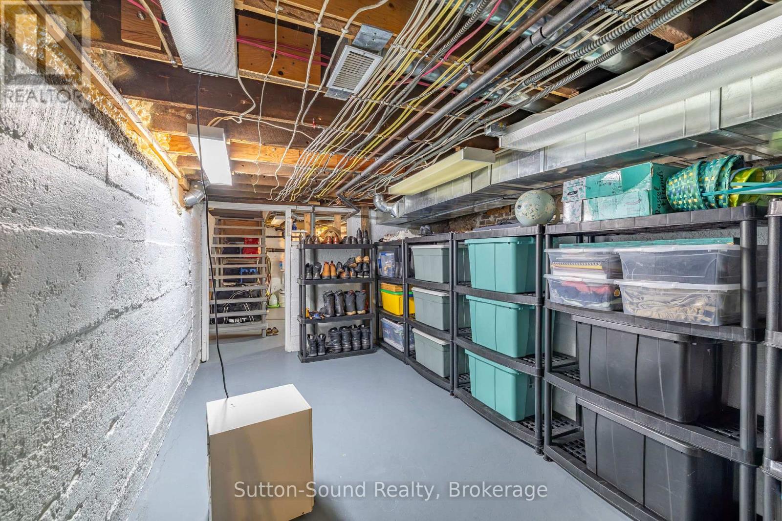 490 WATERLOO STREET - 45