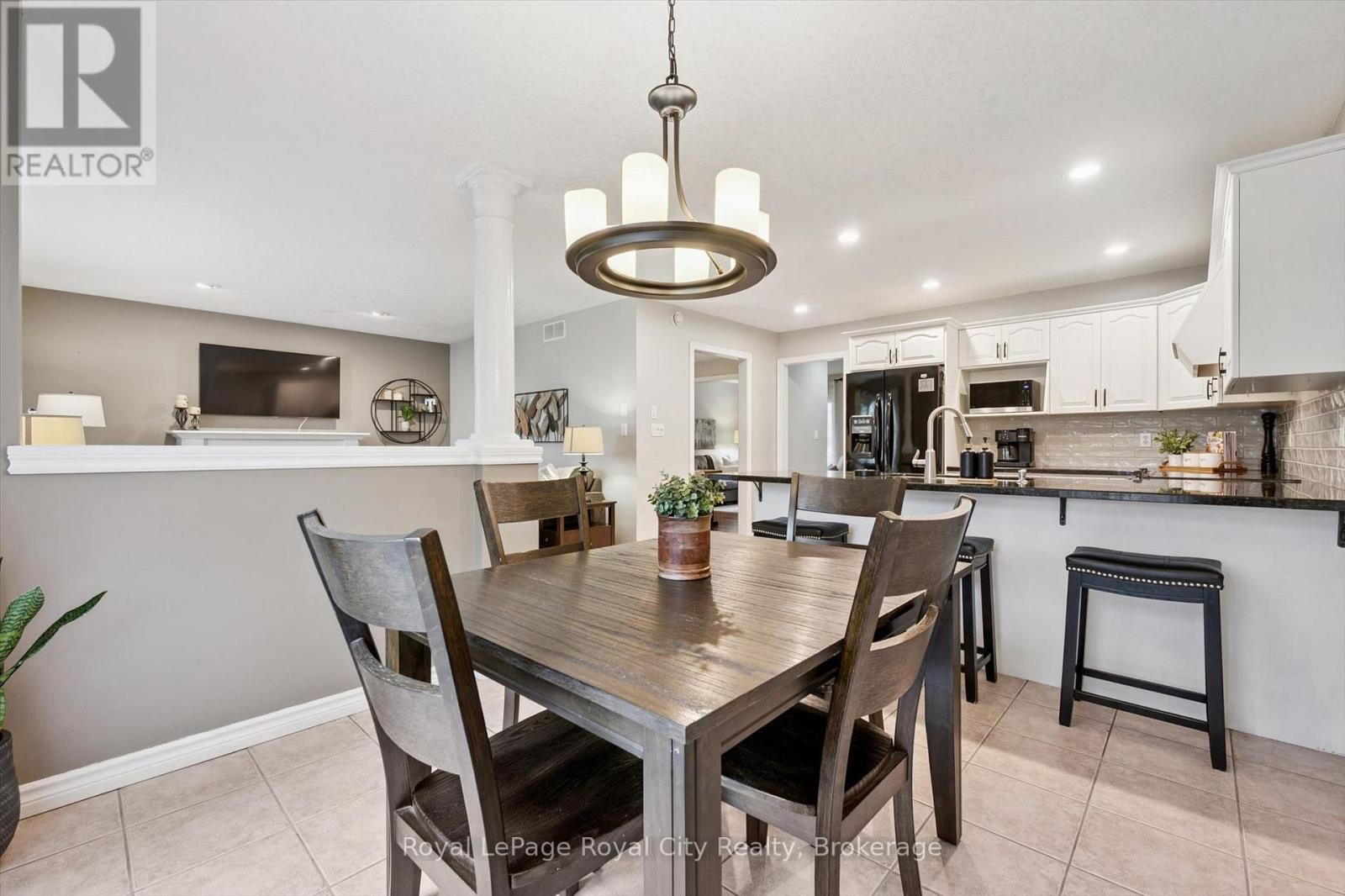 17 CARROLL CRESCENT - 18