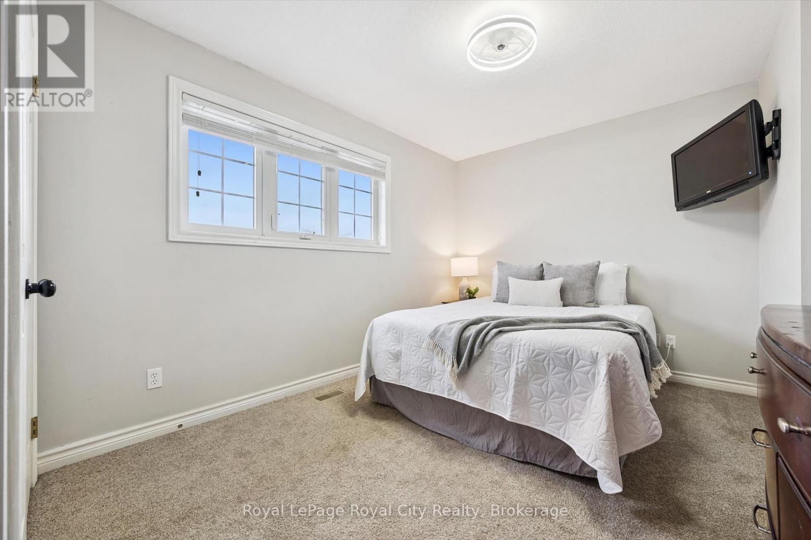 17 CARROLL CRESCENT - 29