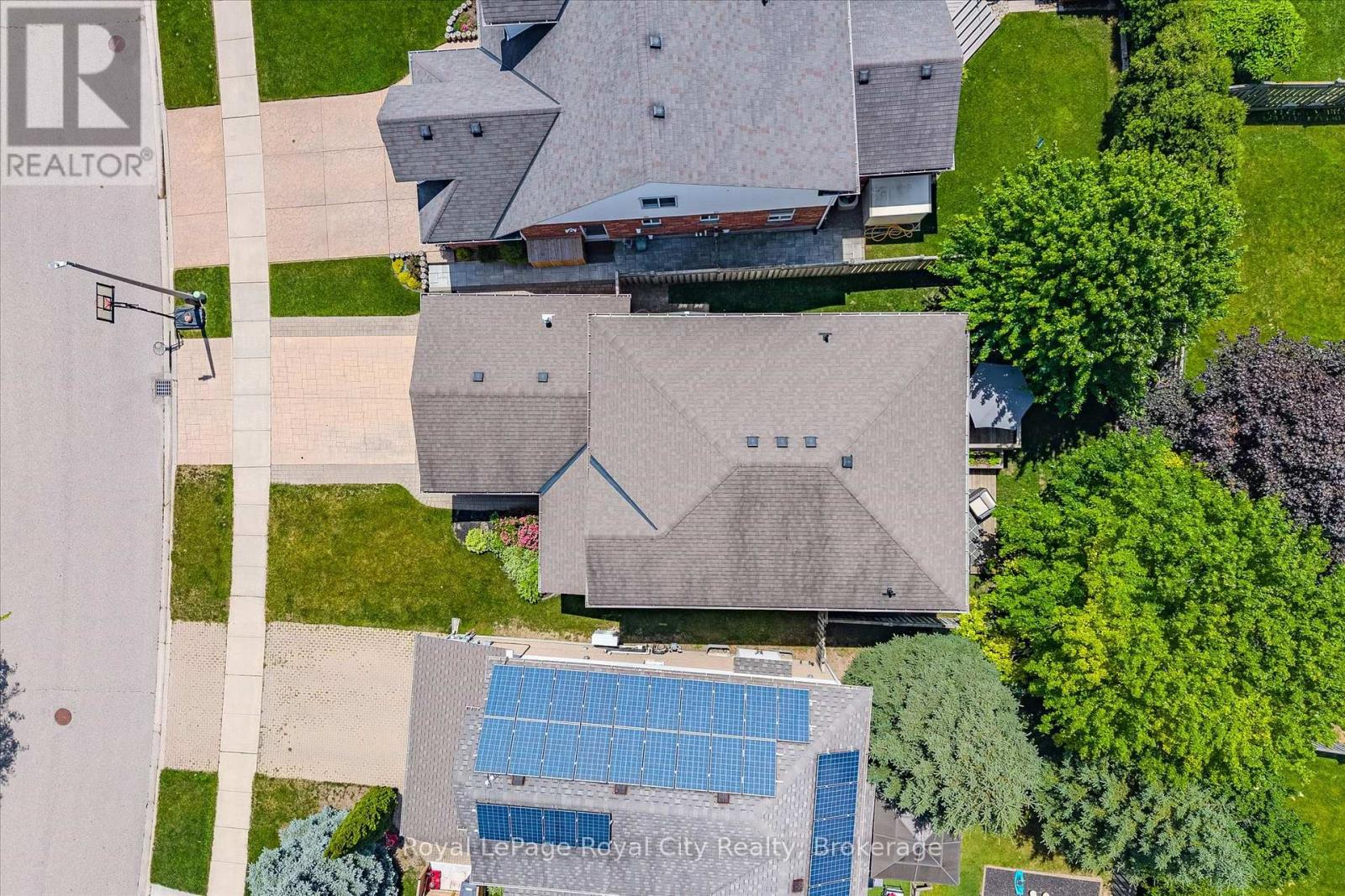 17 CARROLL CRESCENT - 37