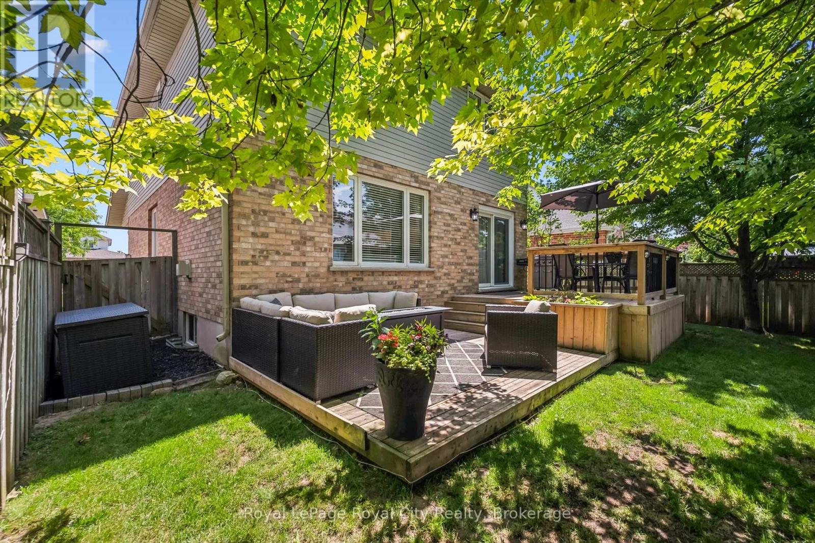 17 CARROLL CRESCENT - 38