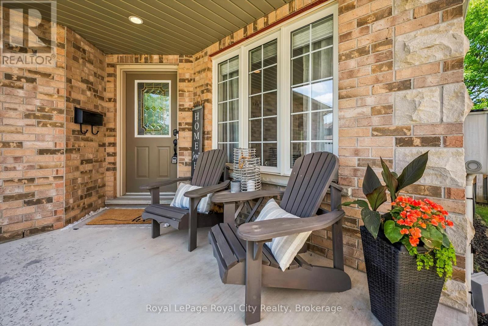 17 CARROLL CRESCENT - 4