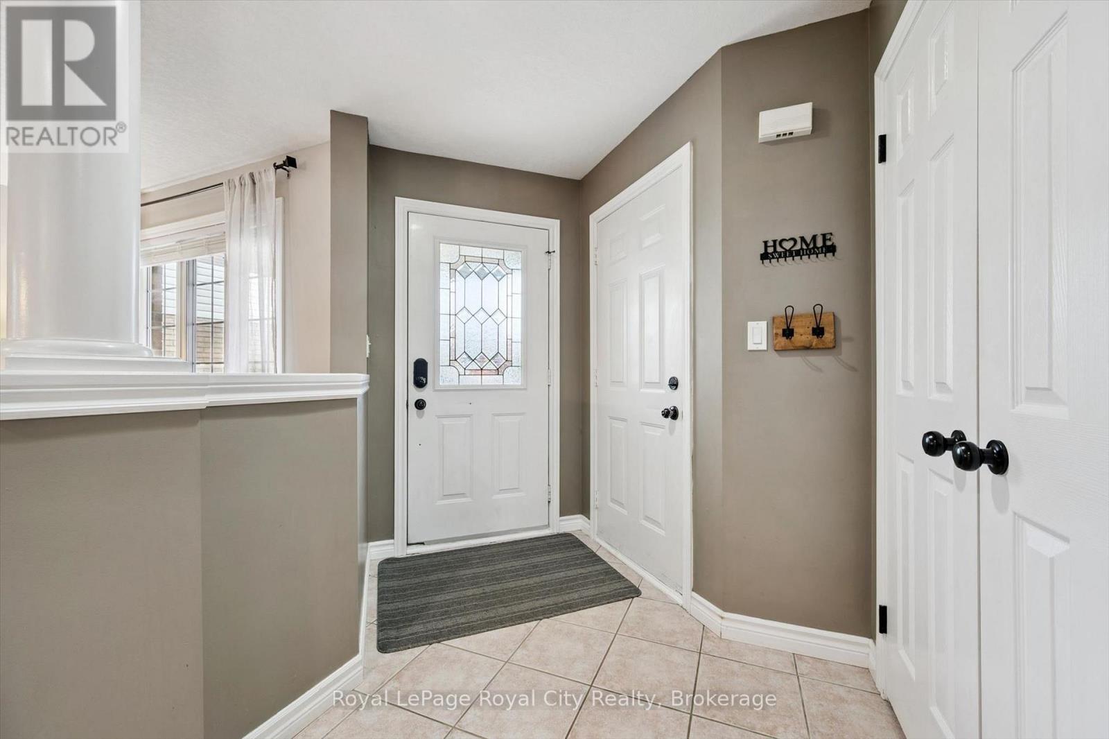 17 CARROLL CRESCENT - 5