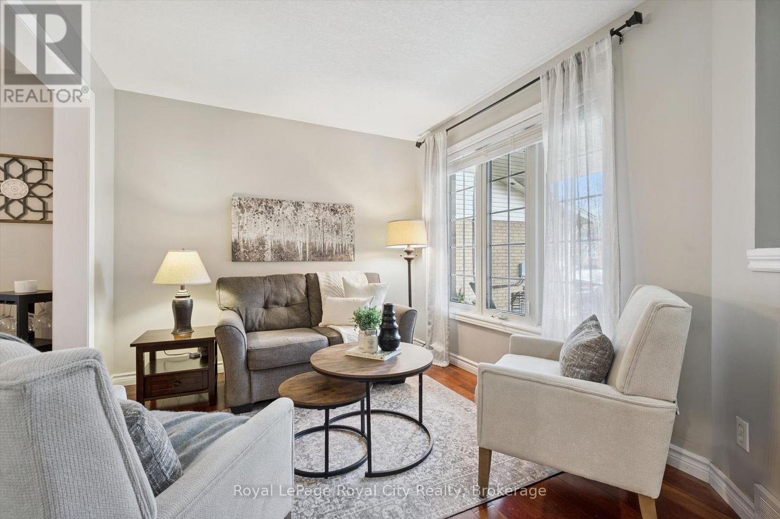 17 CARROLL CRESCENT - 7