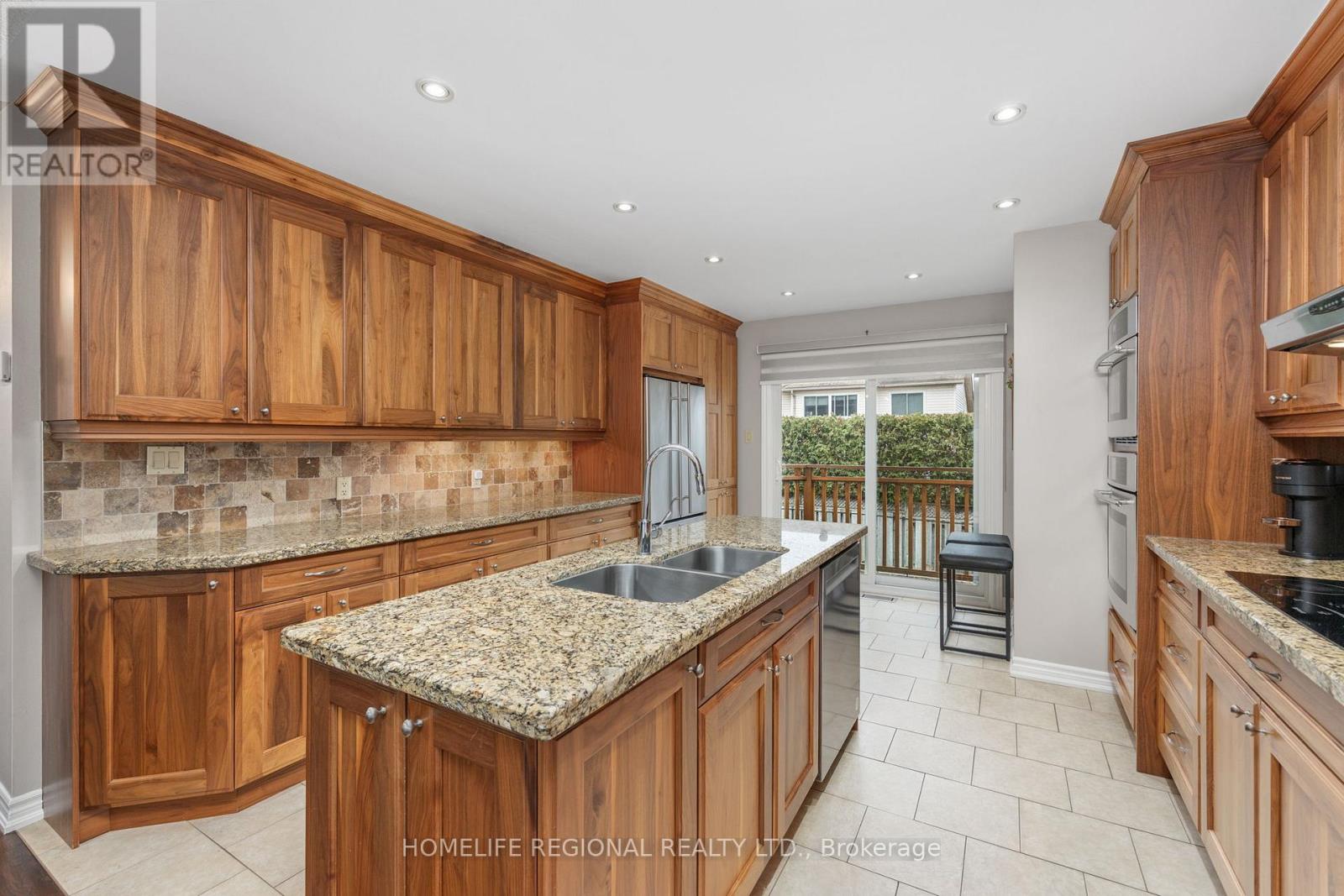 20 RUDDELL CRESCENT - 11