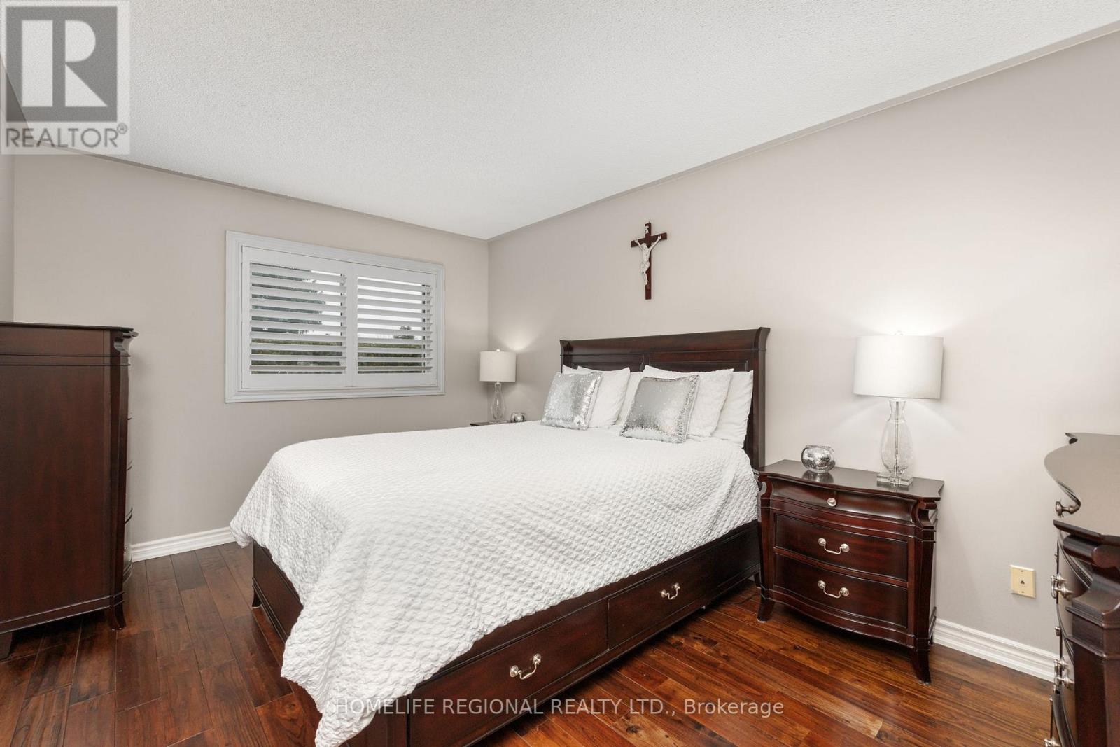 20 RUDDELL CRESCENT - 12