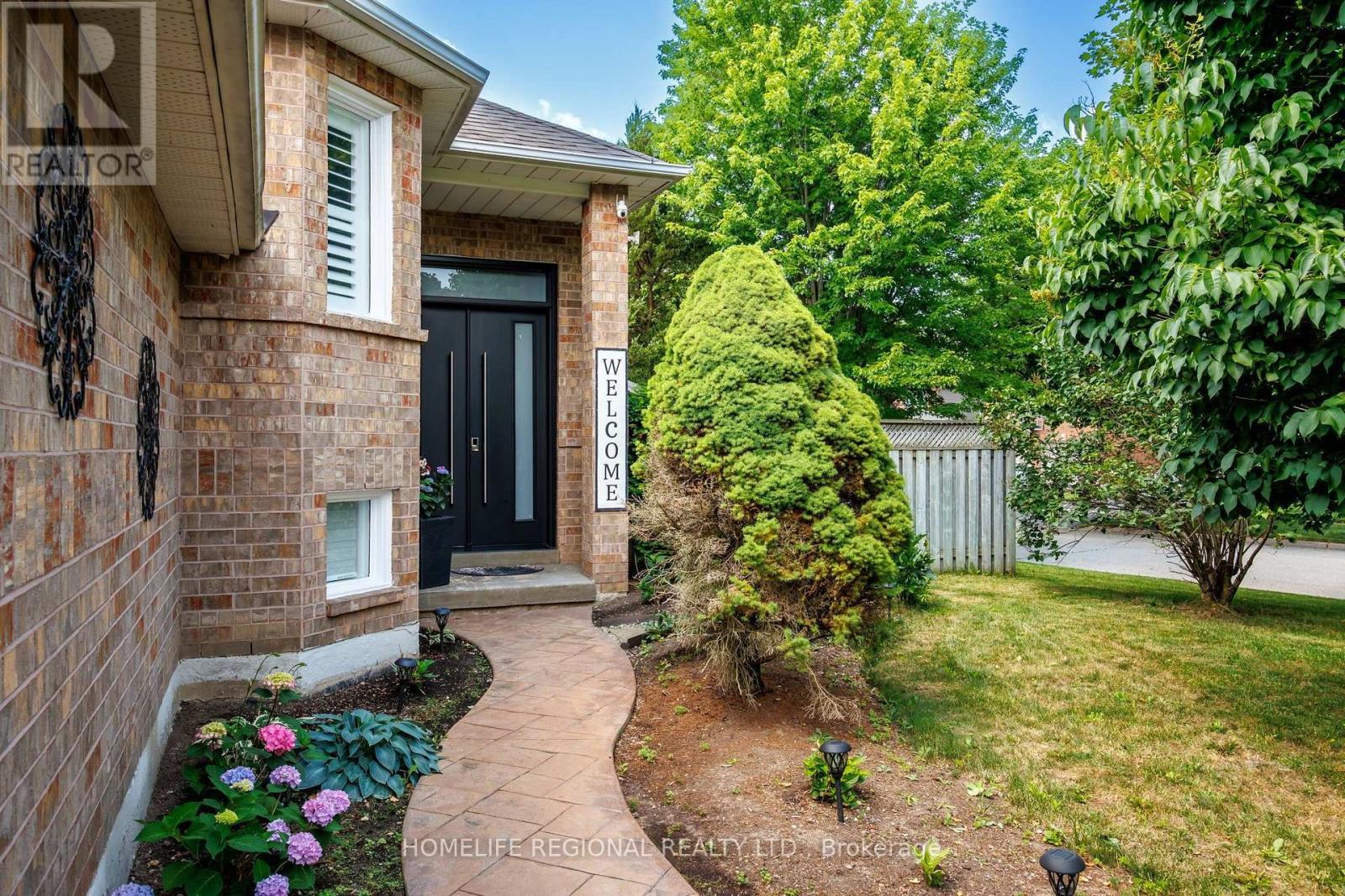 20 RUDDELL CRESCENT - 2