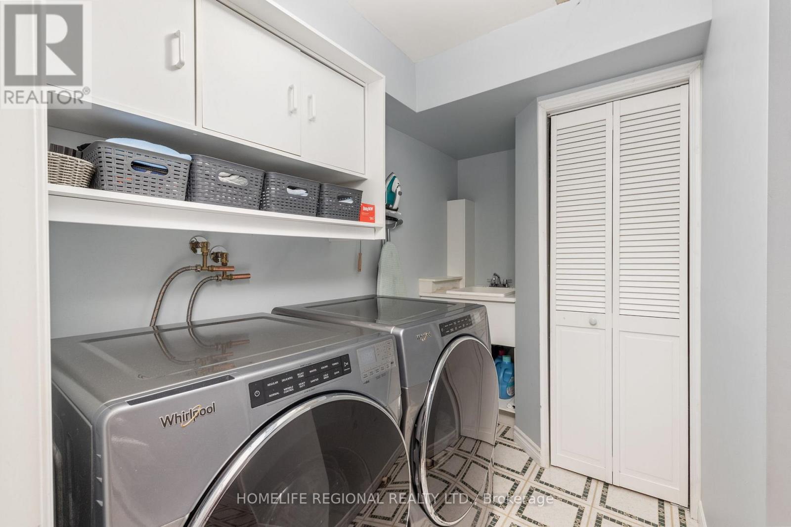 20 RUDDELL CRESCENT - 24