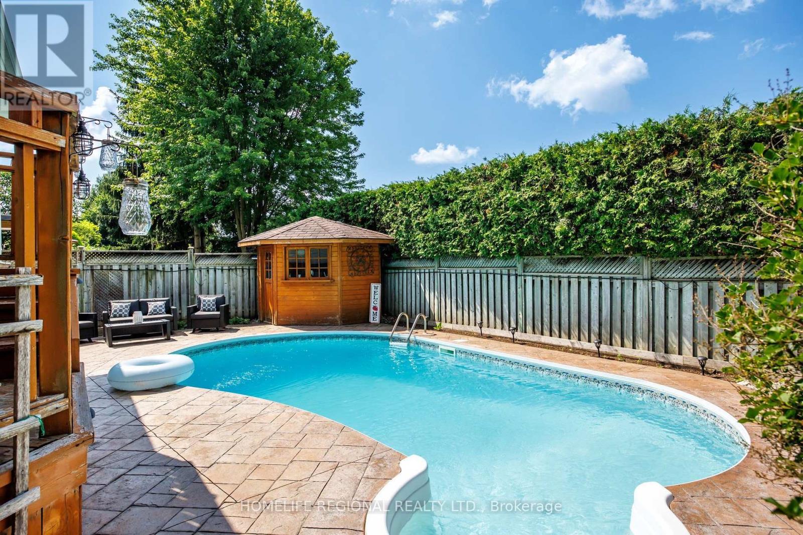 20 RUDDELL CRESCENT - 28