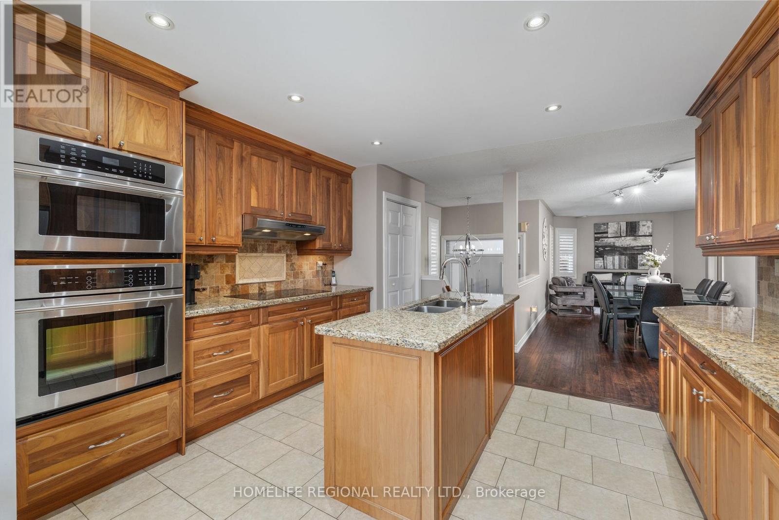 20 RUDDELL CRESCENT - 9