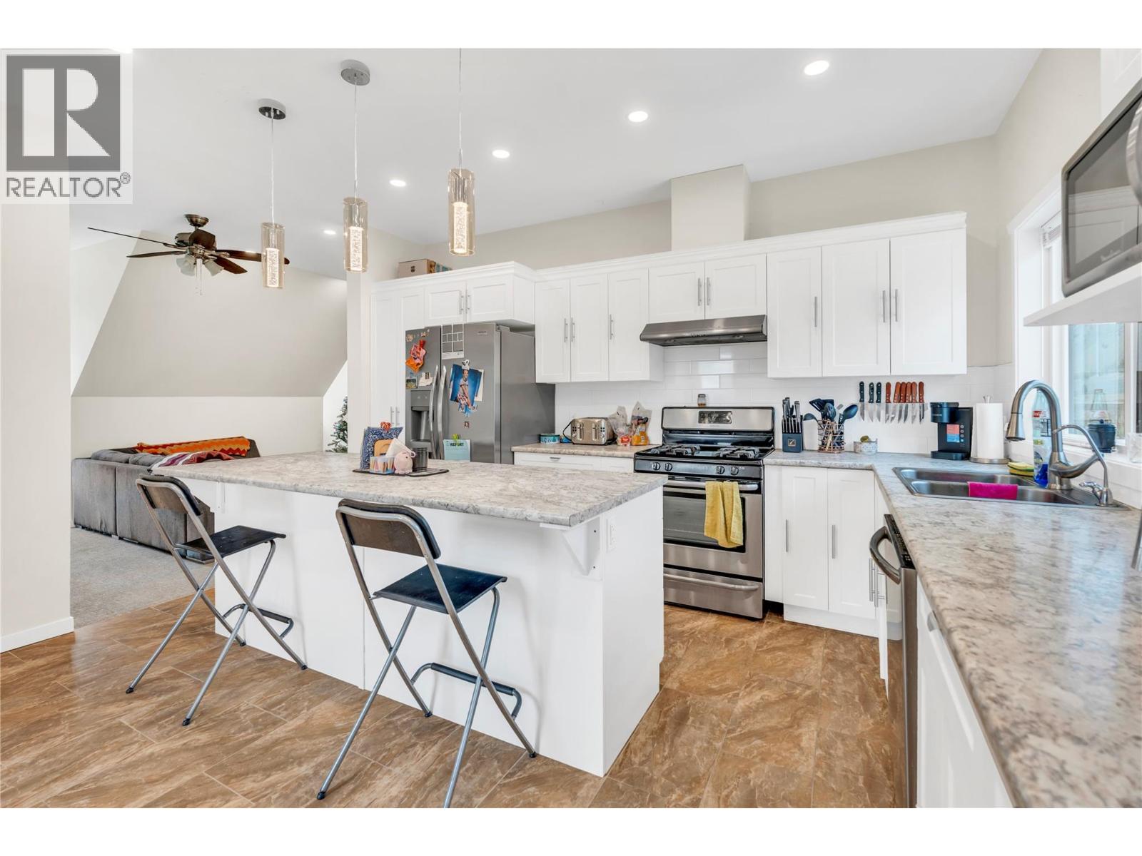 2338 HWY 3 - 65