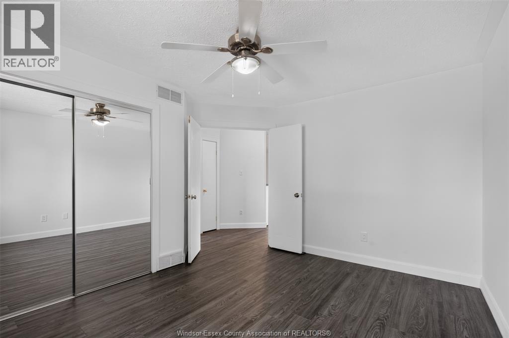 828 MICHAEL DRIVE - 18