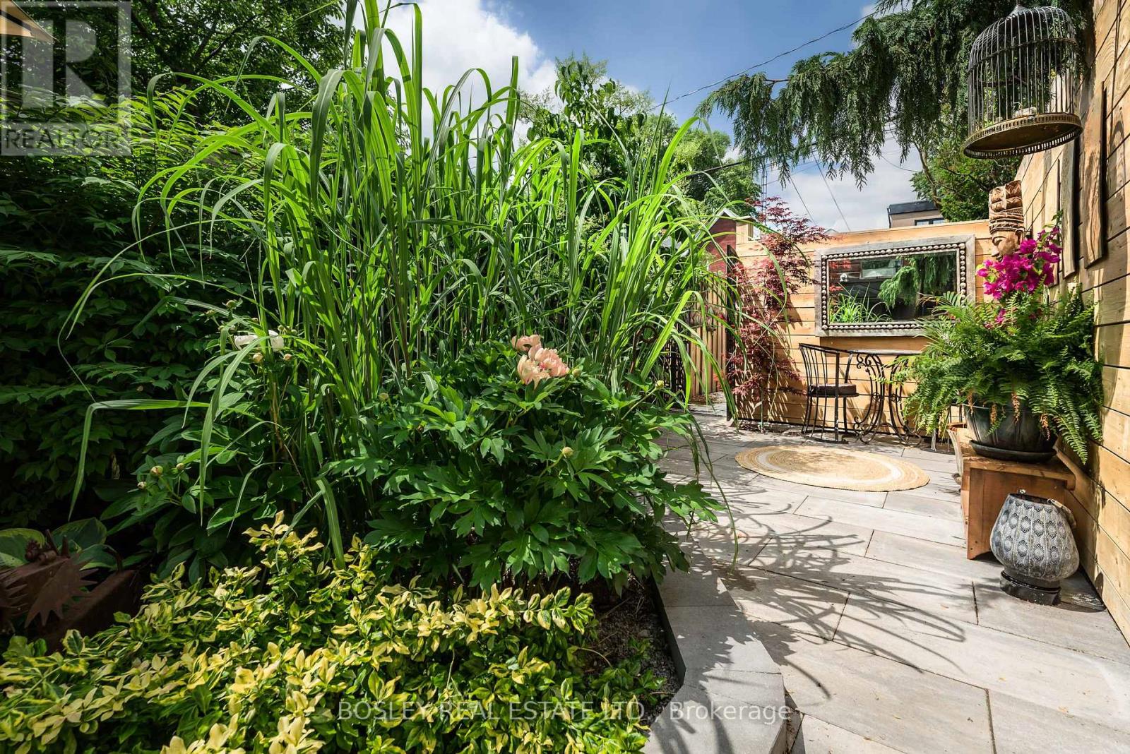 16 BLONG AVENUE - 40