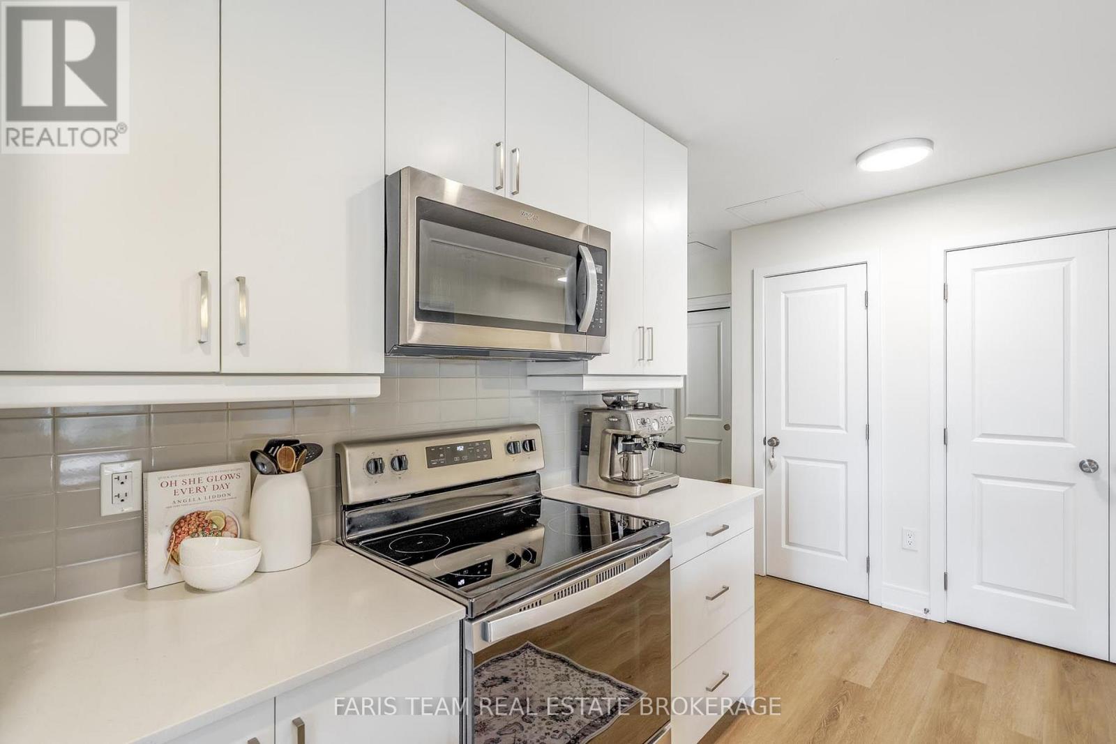 #224 121 MARY STREET - Image 11