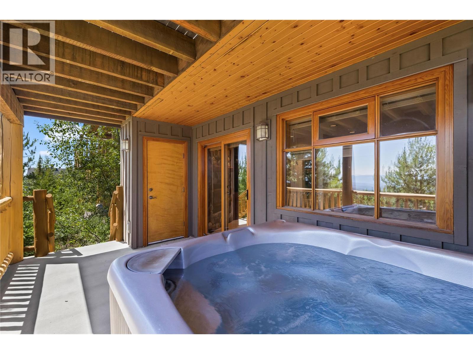#14 360 Whitehorse Lane - 29