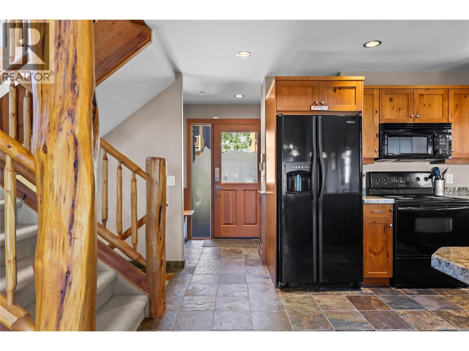 #14 360 Whitehorse Lane - 17