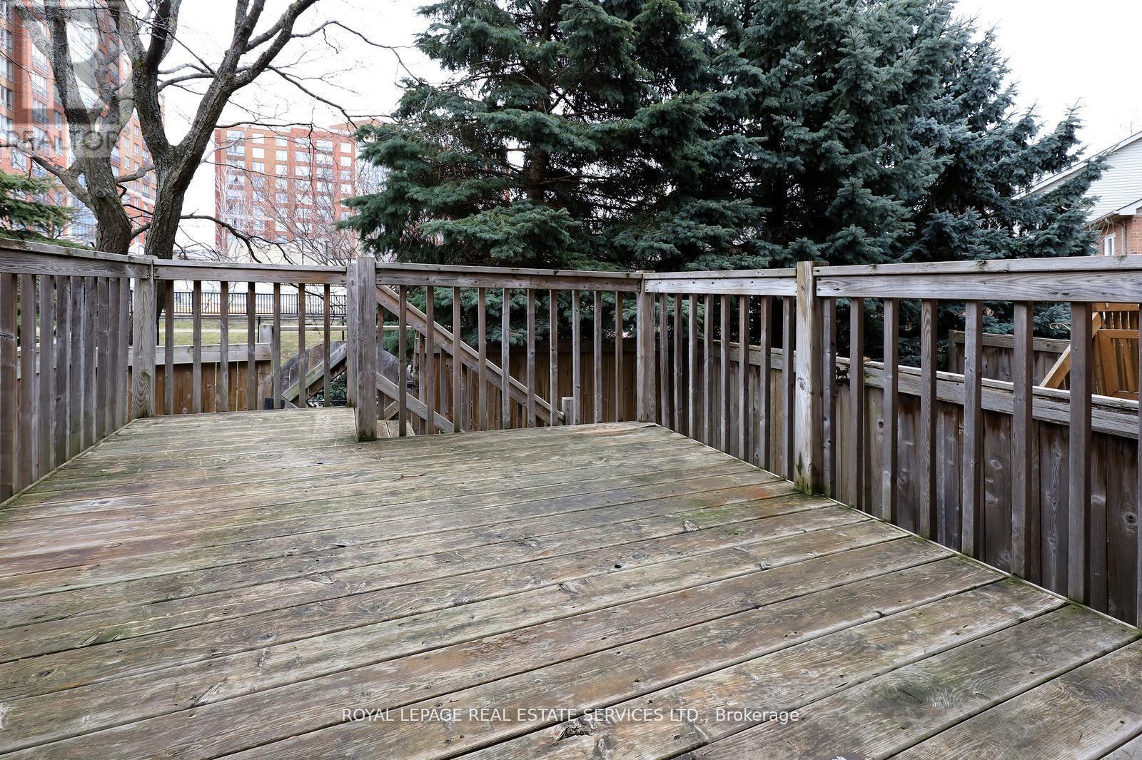 #67 1575 SOUTH PARADE COURT - 32