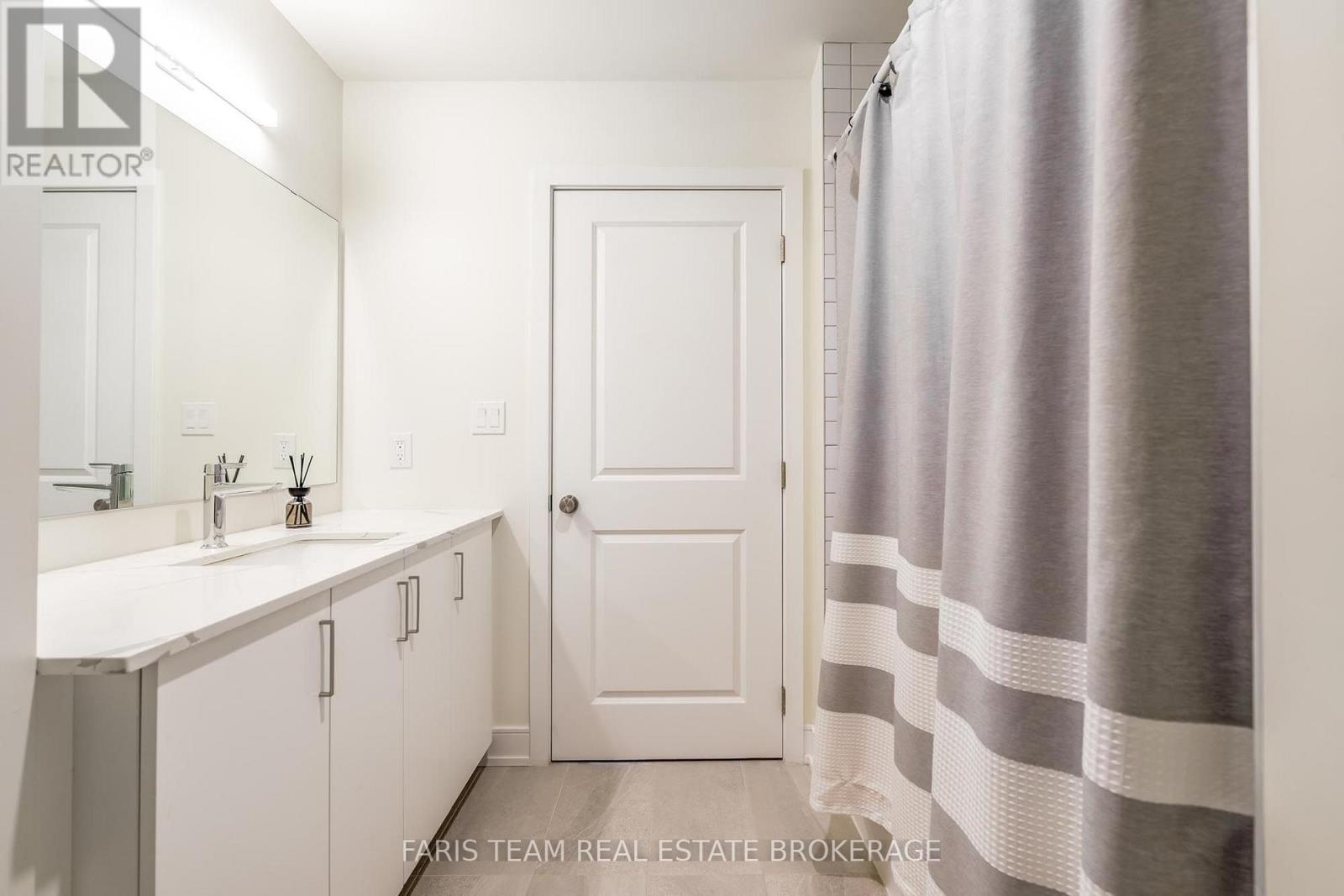 #224 121 MARY STREET - 21