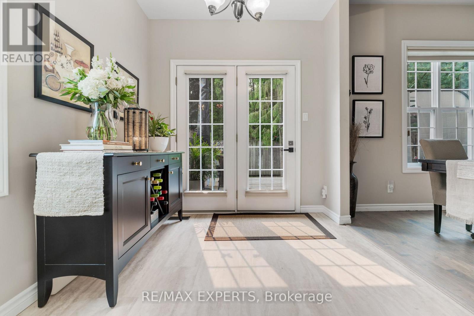 #19 608 SIMCOE STREET - 12