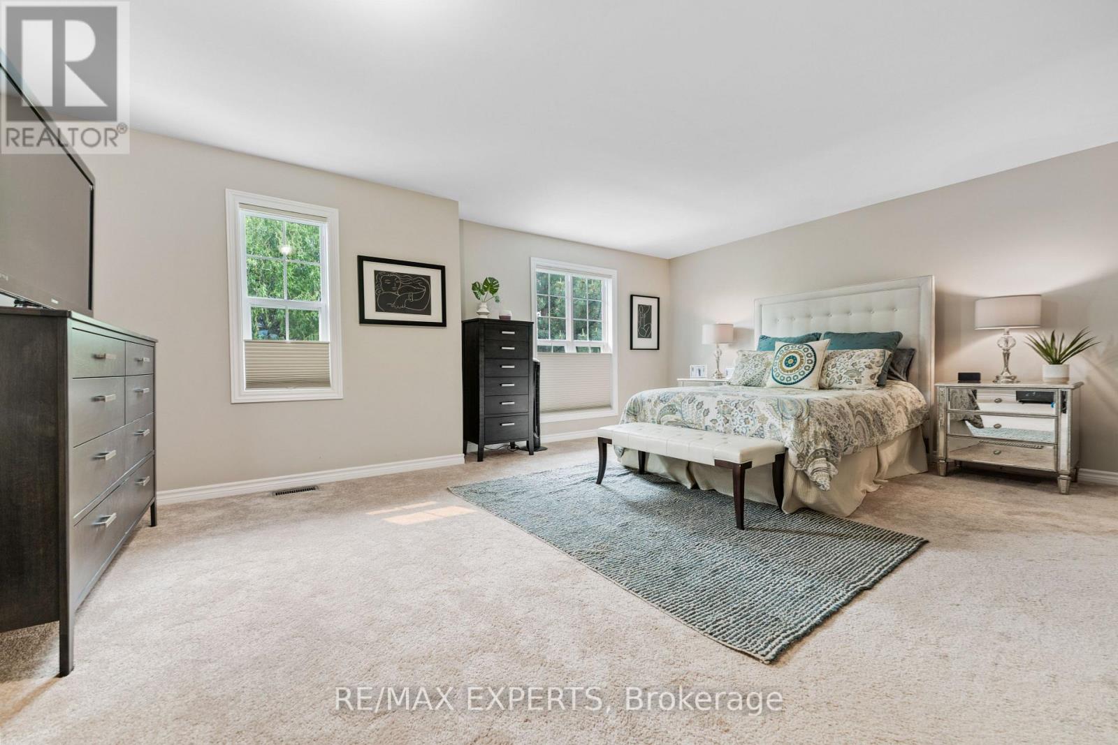 #19 608 SIMCOE STREET - 14
