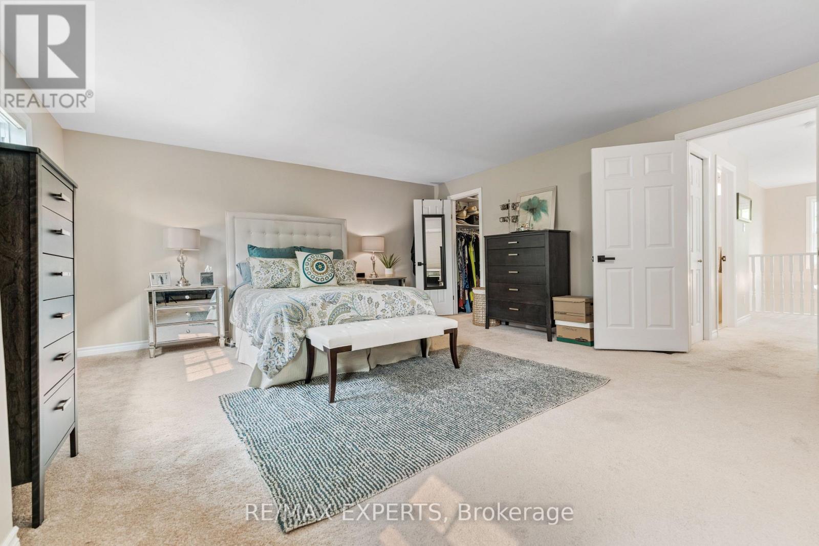 #19 608 SIMCOE STREET - 15