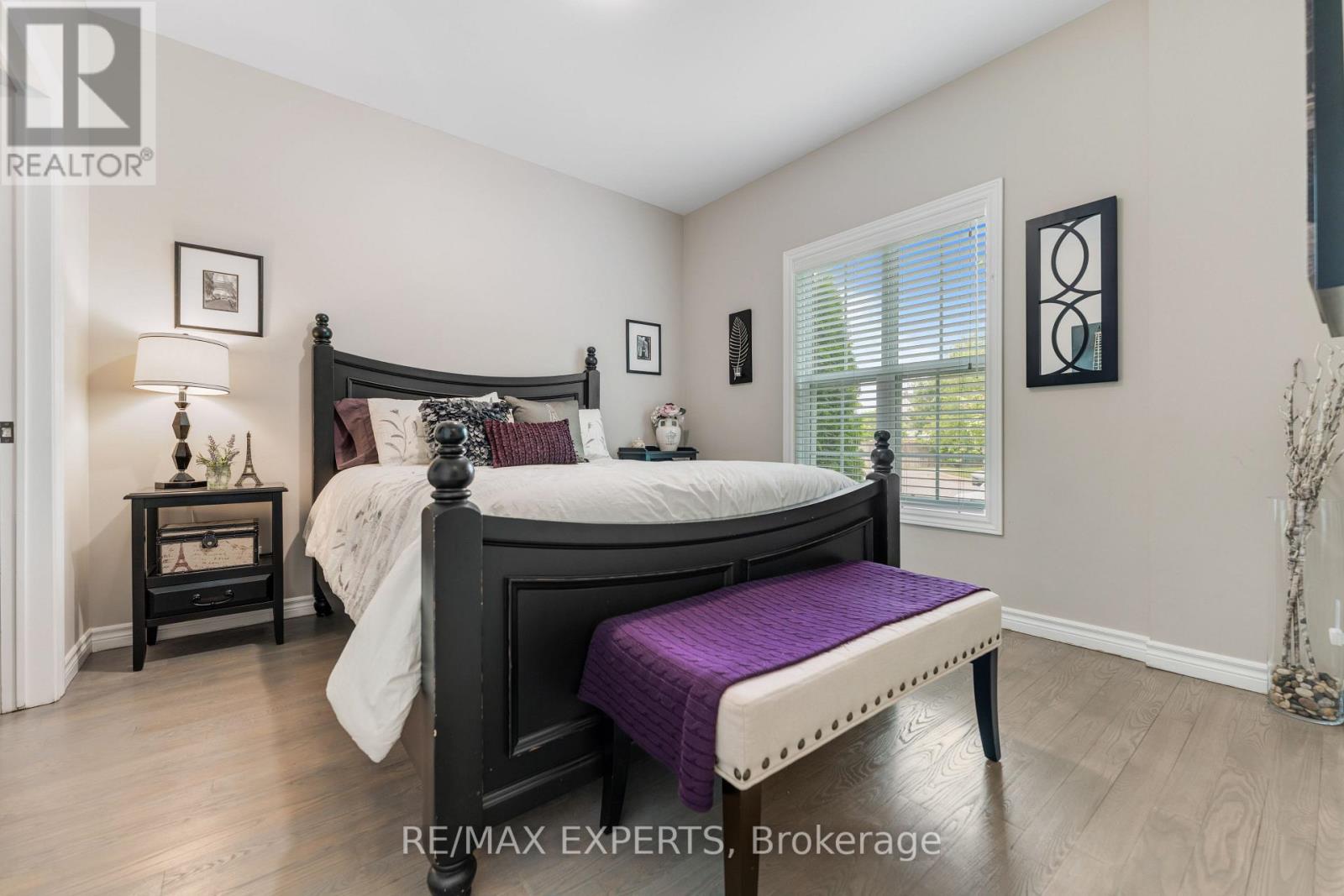 #19 608 SIMCOE STREET - 18