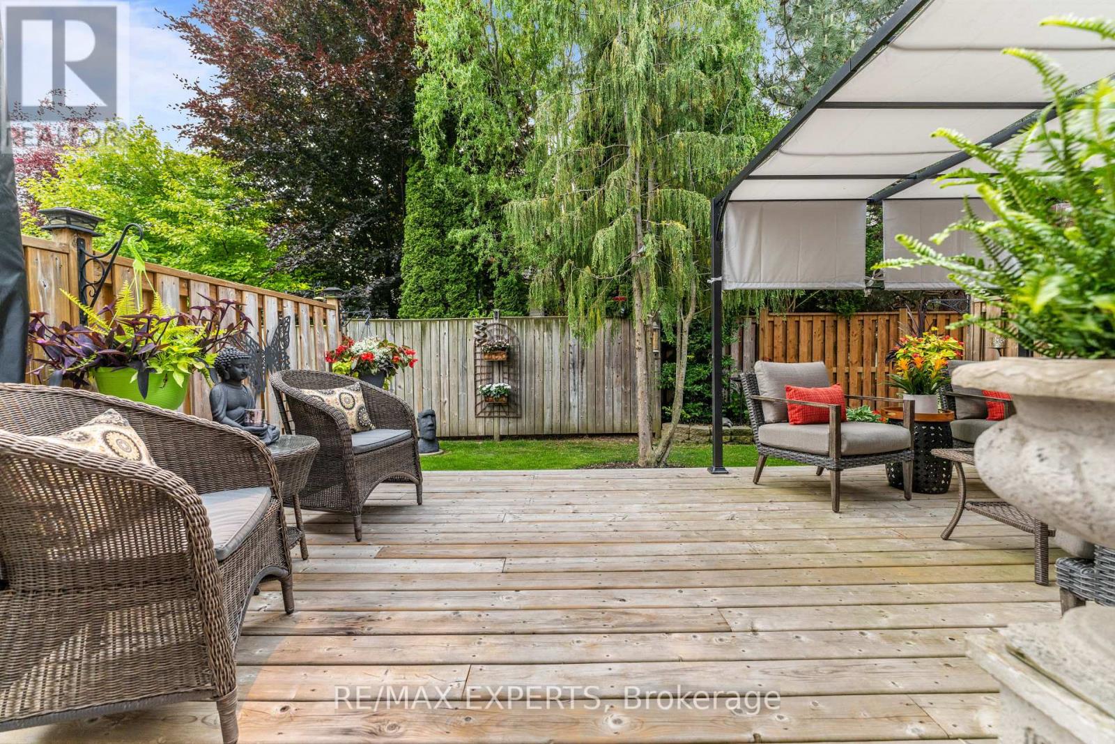 #19 608 SIMCOE STREET - 29