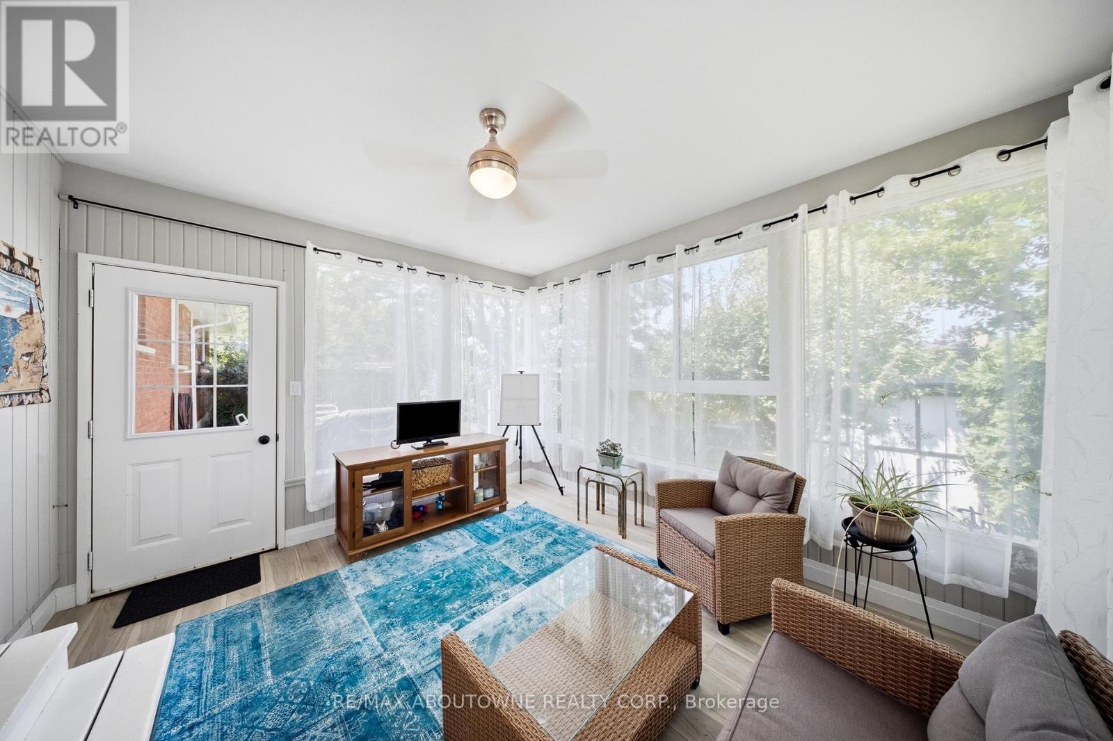 154 LAKESIDE DRIVE - Image 11