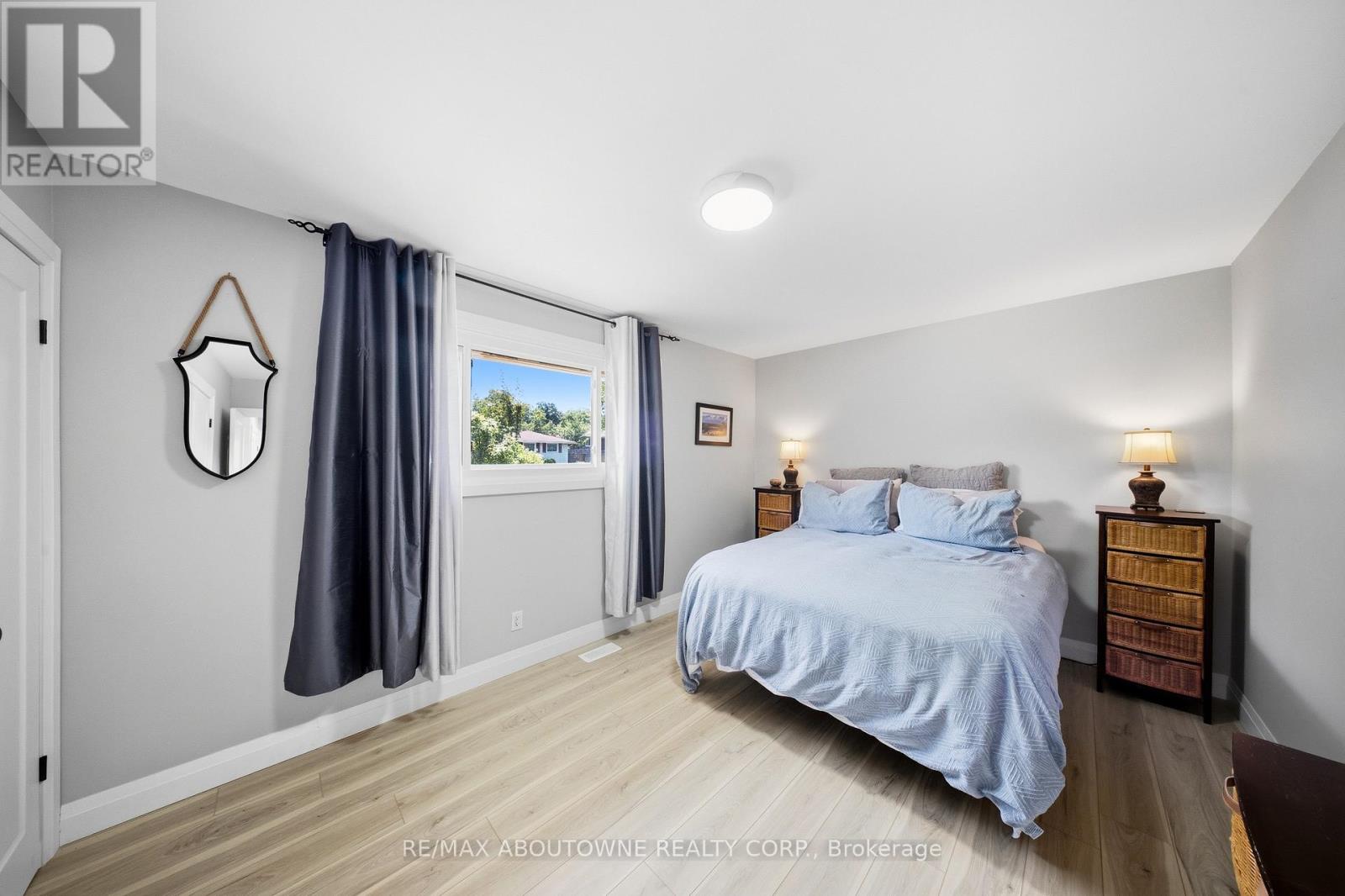 154 LAKESIDE DRIVE - Image 12