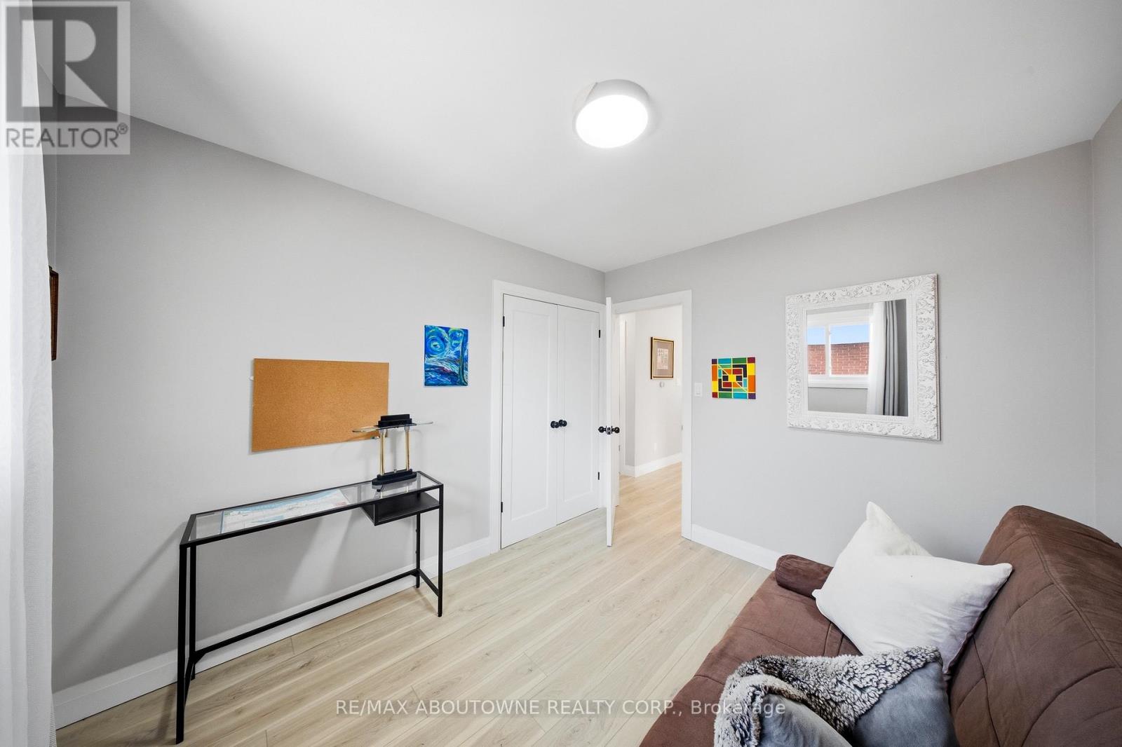 154 LAKESIDE DRIVE - Image 13