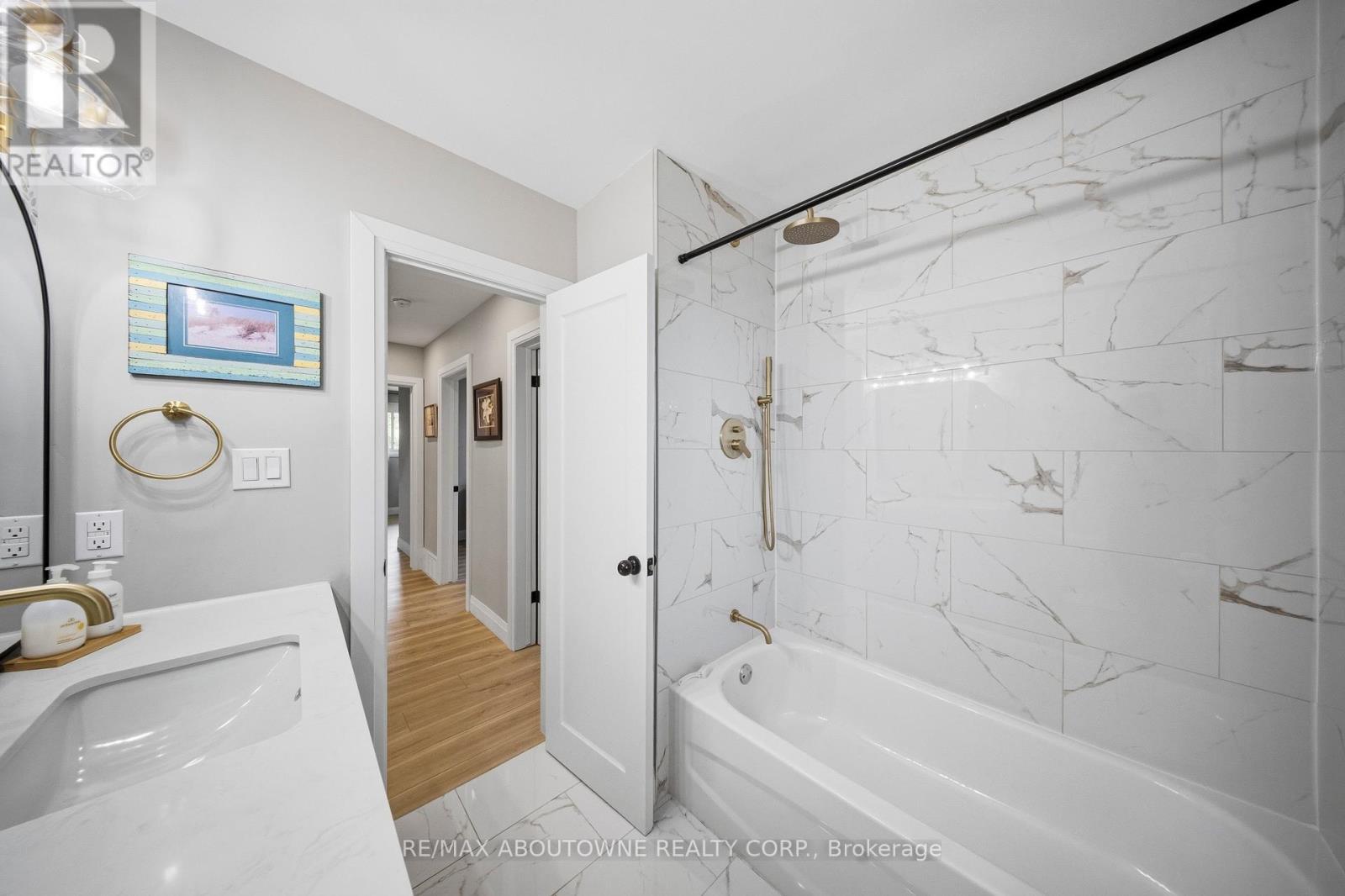 154 LAKESIDE DRIVE - Image 16