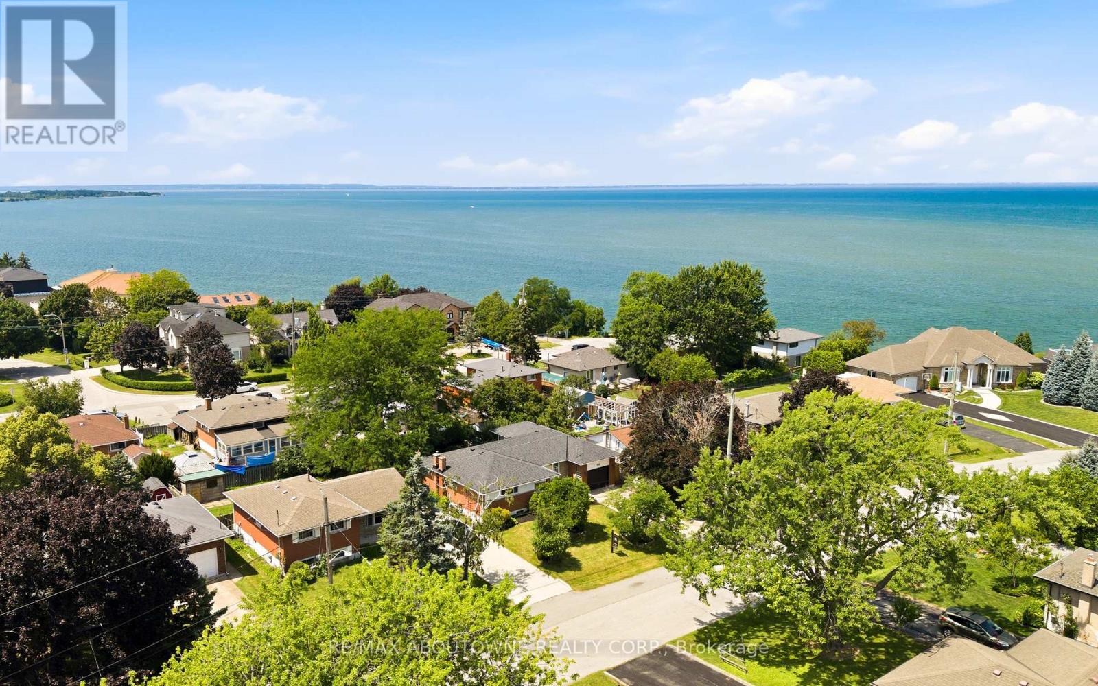 154 LAKESIDE DRIVE - 2