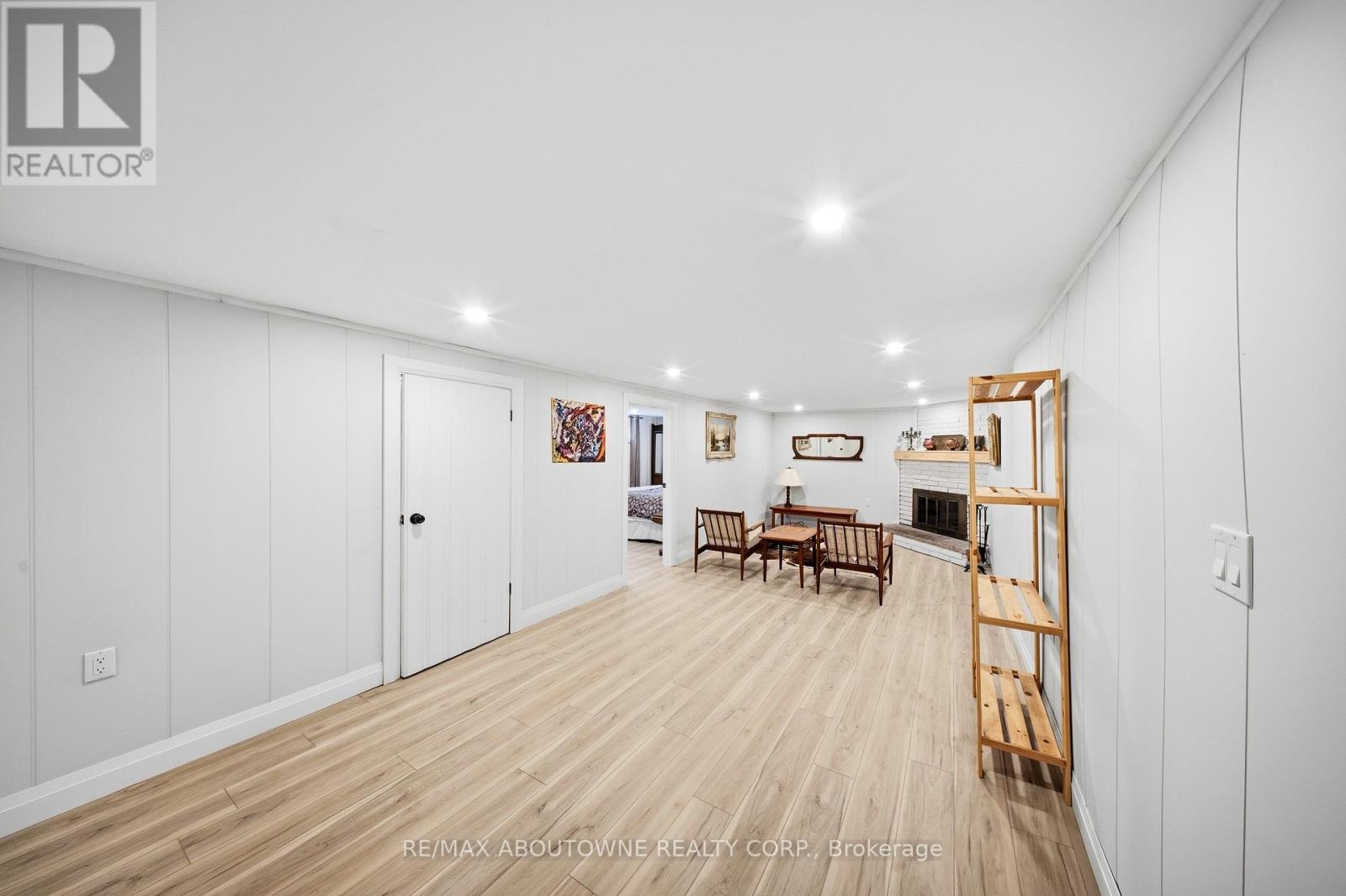 154 LAKESIDE DRIVE - Image 23